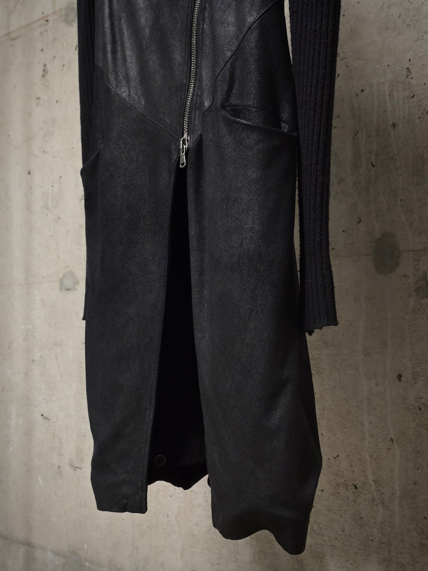 MASNADA Detachable Blistered Lamb Leather Asymmetric Zip Vest Wool Long-sleeves