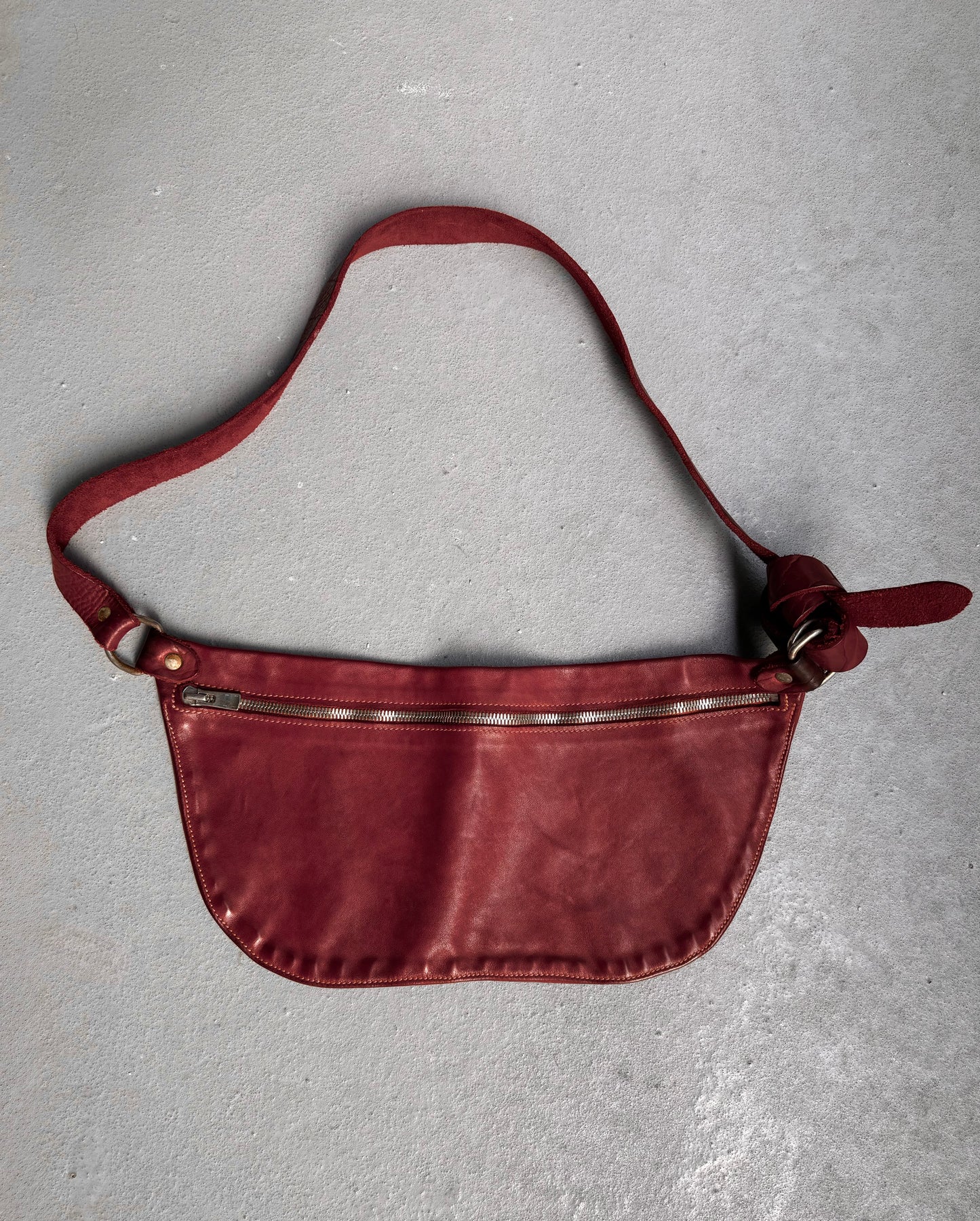 GUIDI ‘Q10M’ Red Full-grain Horse Leather Shoulder Bag