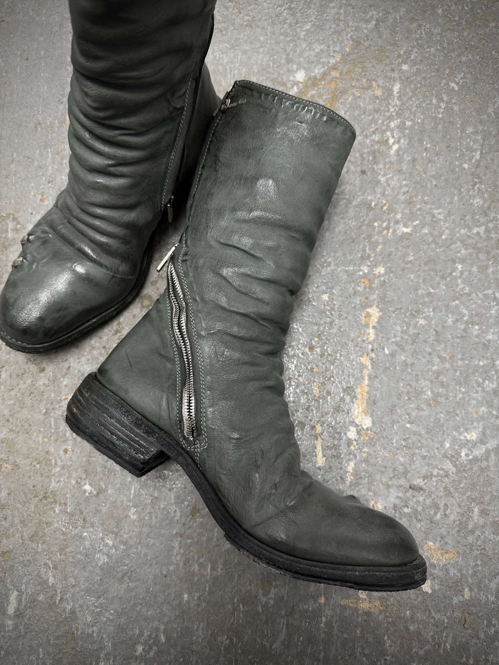 Carol Christian Poell ‘AM/2687P ROOMS-PTC/19’ Kangaroo Leather Titanium Prosthetic Tornado Zip Boots detail | DRIEW GARMENTS