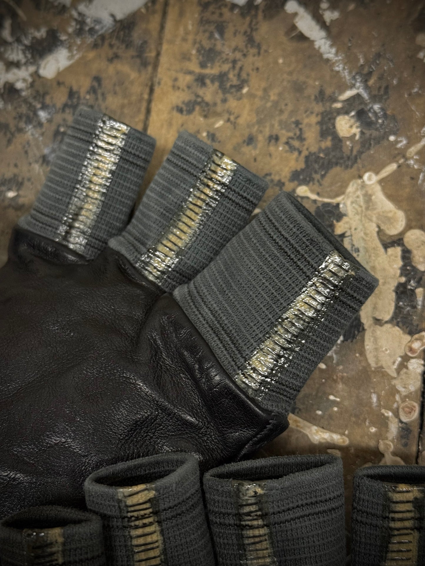 Carol Christian Poell 'AM/2457 ROOMS-PTC/010' Disparate Leather Gloves detail | DRIEW GARMENTS