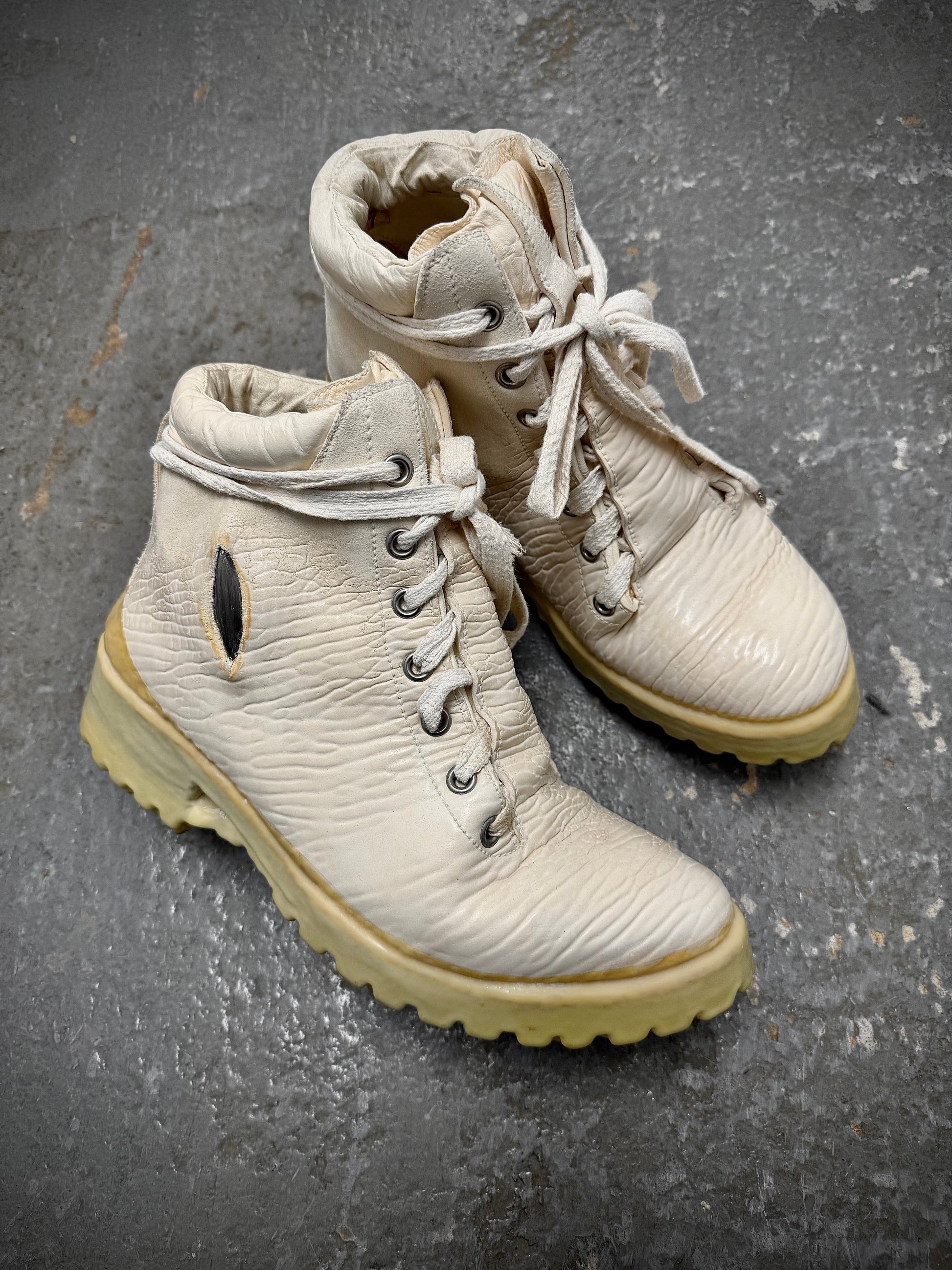 Carol Christian Poell 'AM/2684 CUBS-PTC/01' Object Dyed One-Piece Prosthetic Ankle Rubber Drip Work B detail | DRIEW GARMENTS