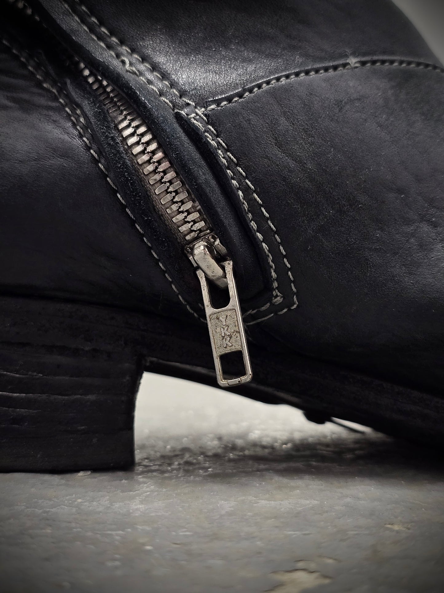 Carol Christian Poell 2009 MALE ‘AM/2521 SX CORS-PTC/12’ Object-dyed Horse Leather Lined Tornado Zip  detail | DRIEW GARMENTS