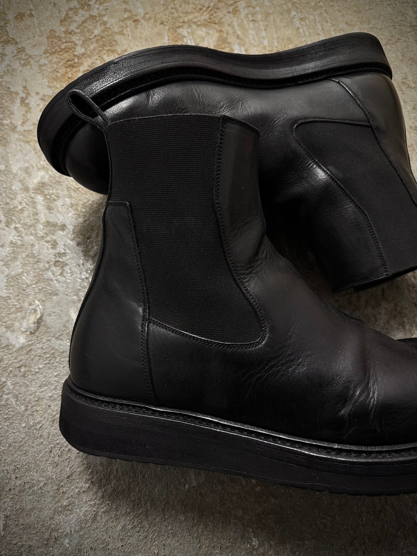 Rick Owens AW20 "PERFORMA" Calf Leather Elastic Creeper Chelsea Boots detail | DRIEW GARMENTS