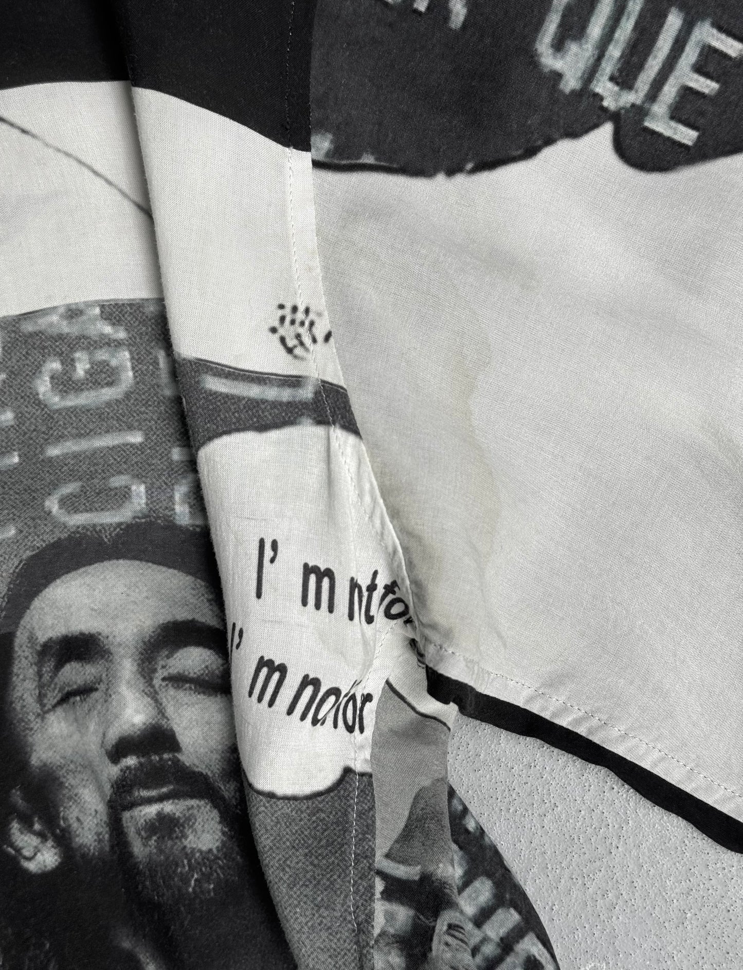 Yohji Yamamoto POUR HOMME BLACK Scandal AW18 Side Button Comic Print Long Shirt