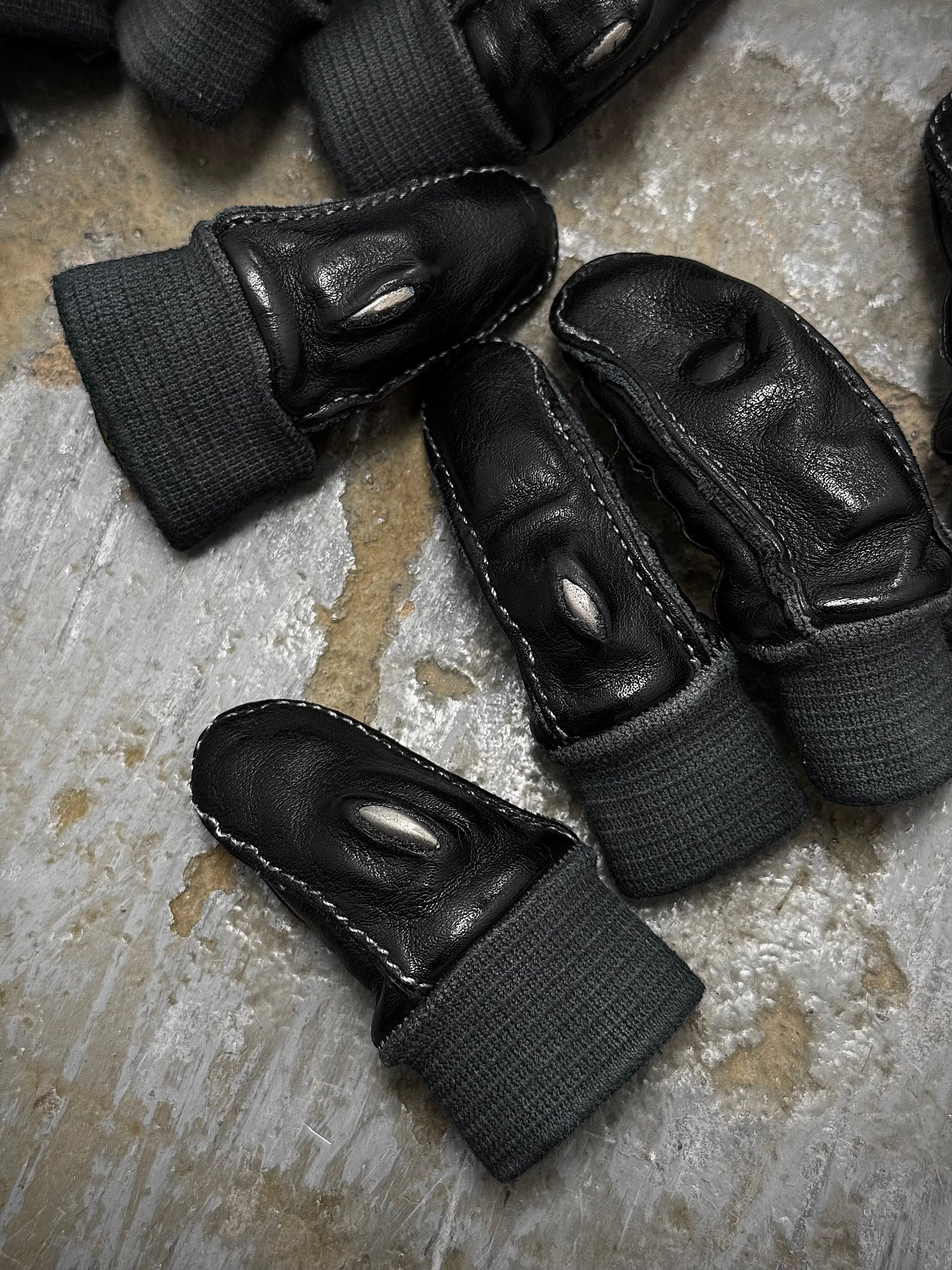 Carol Christian Poell 'AM/2596 ROOMS-PTC/010' Object-dyed Kangaroo Leather Prosthetic Fingers detail | DRIEW GARMENTS