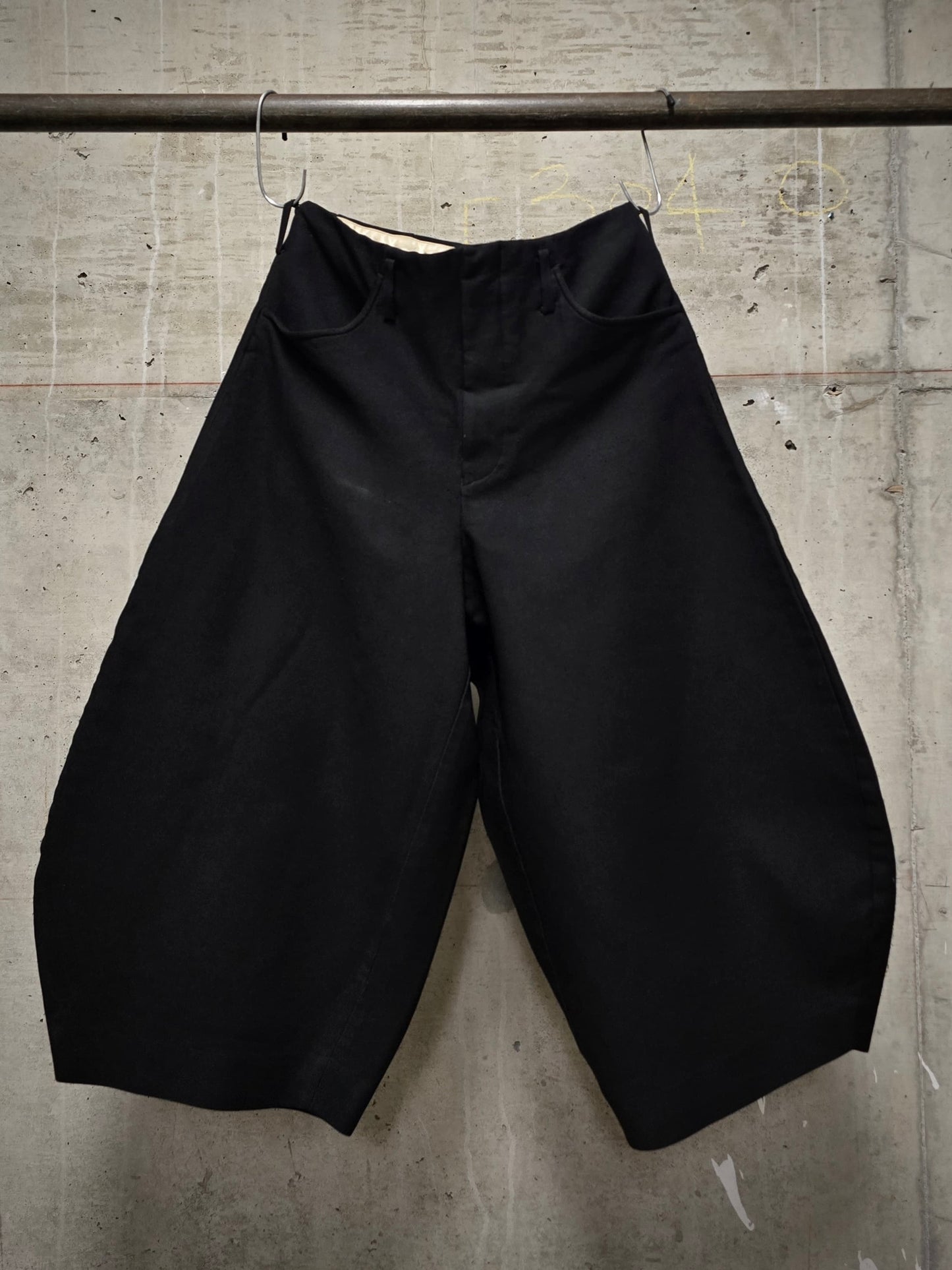 COMME des GARÇONS HOMME PLUS AW18 Garment-Dyed Poly Ballon Shorts