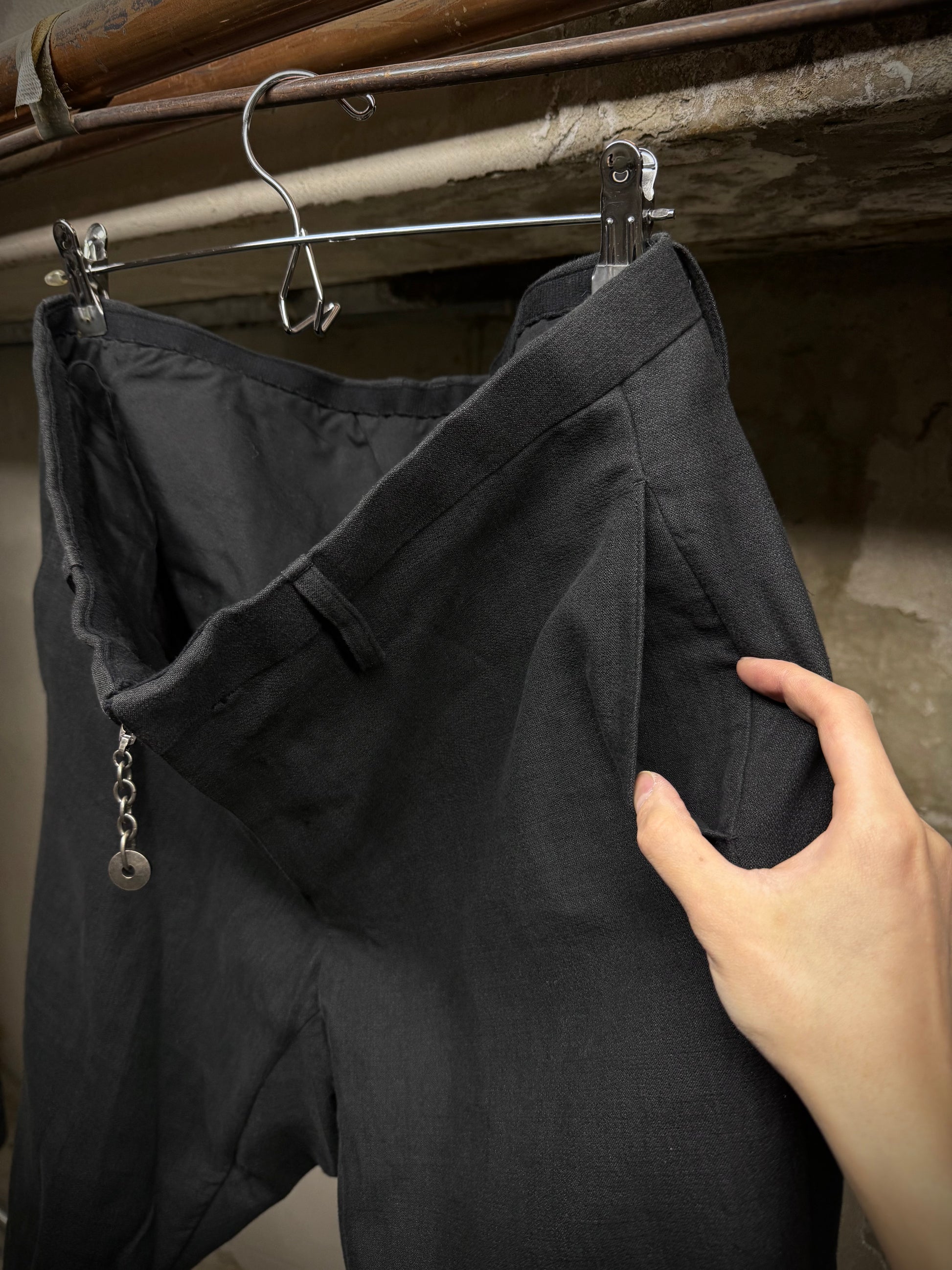 DEVOA SS24 Charcoal Grey Cotton Linen Twisted J-Cut Pants detail | DRIEW GARMENTS