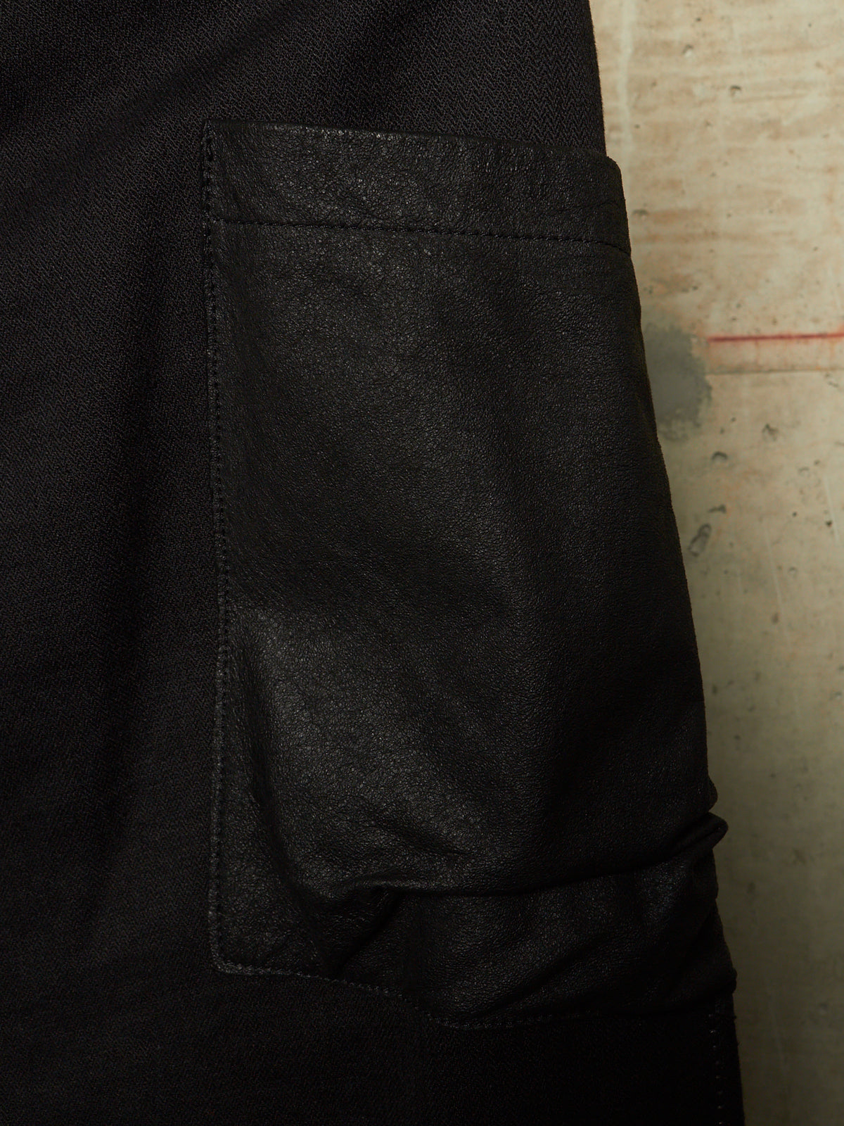 10sei0otto 2010s Black Linen Herringbone Overlock Frayed Hem Sweatpants