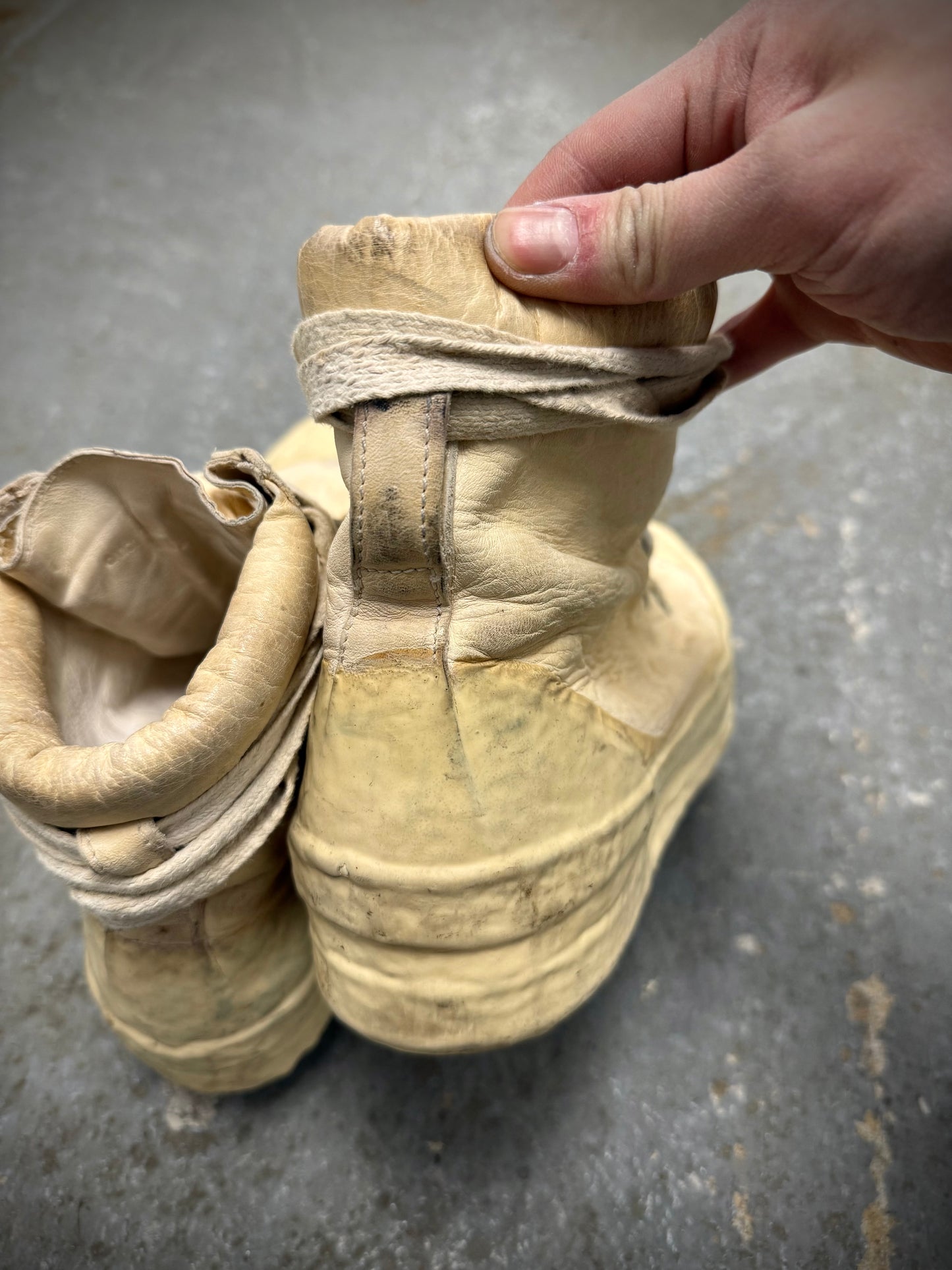 Carol Christian Poell ‘AM/2524 ROOMS-PTC/01’ Object-dyed Kangaroo Leather Drip Sneakers (39) detail | DRIEW GARMENTS