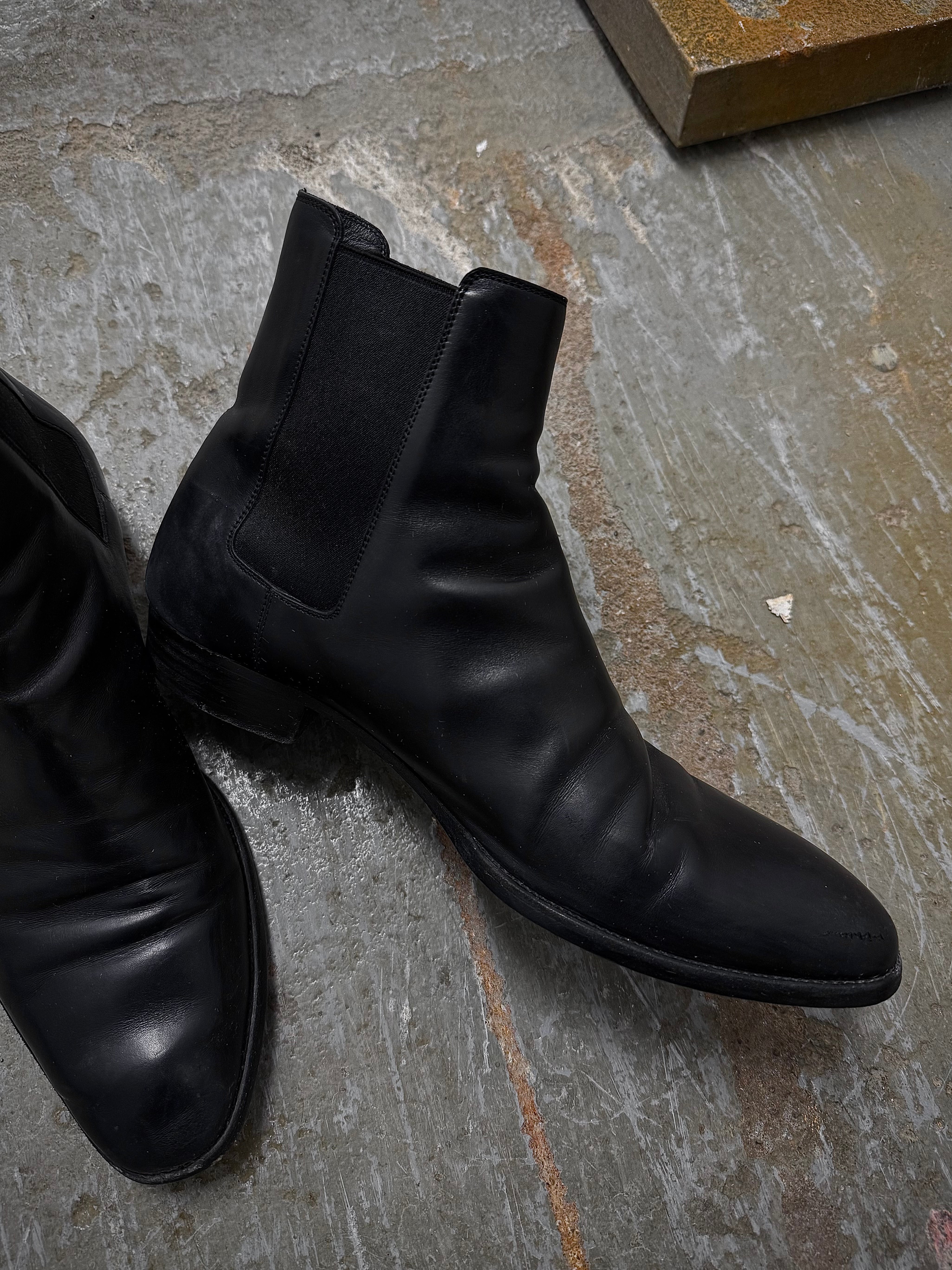 Saint Laurent Wyatt Chelsea Boots AW21 Black Leather – DRIEW