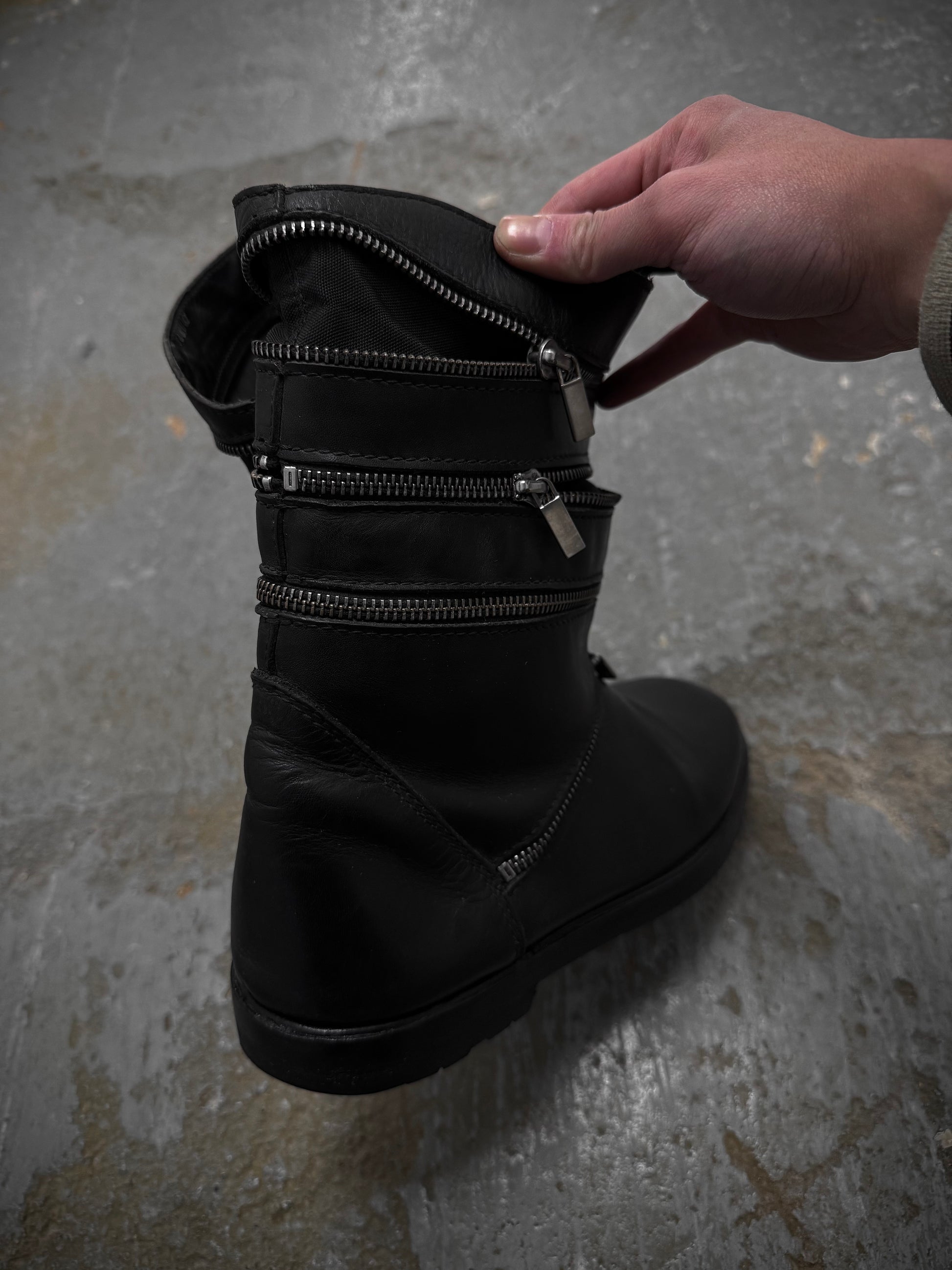 Raf Simons AW06-07 "Ashes & Heroes" Accordion Multi-Zip Leather Boots detail | DRIEW GARMENTS