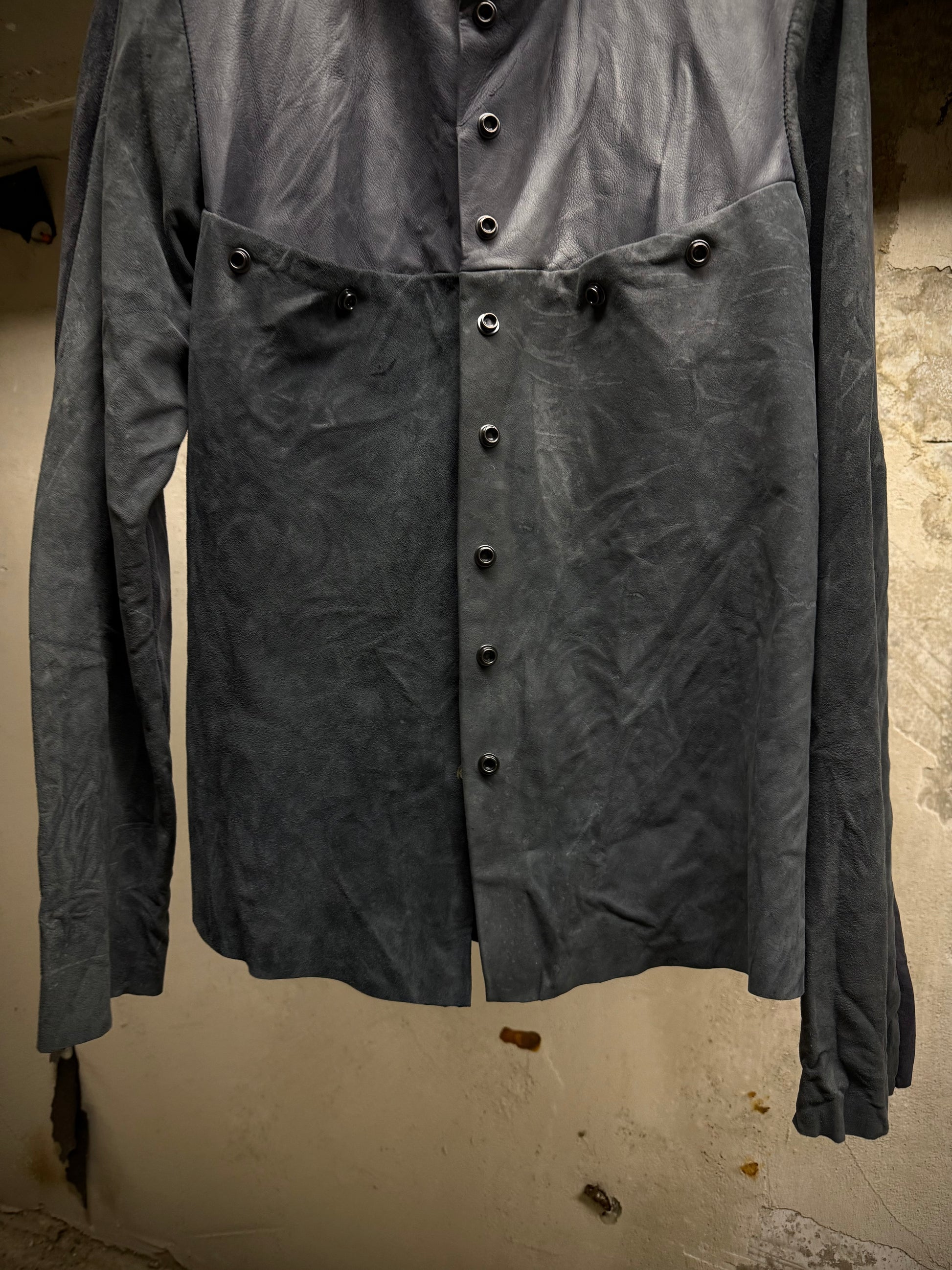 Zam Barrett SS25 Two-Toned Overlock Kangaroo ‘Faulted Shoulder 2.0’ Leather Jacket detail | DRIEW GARMENTS