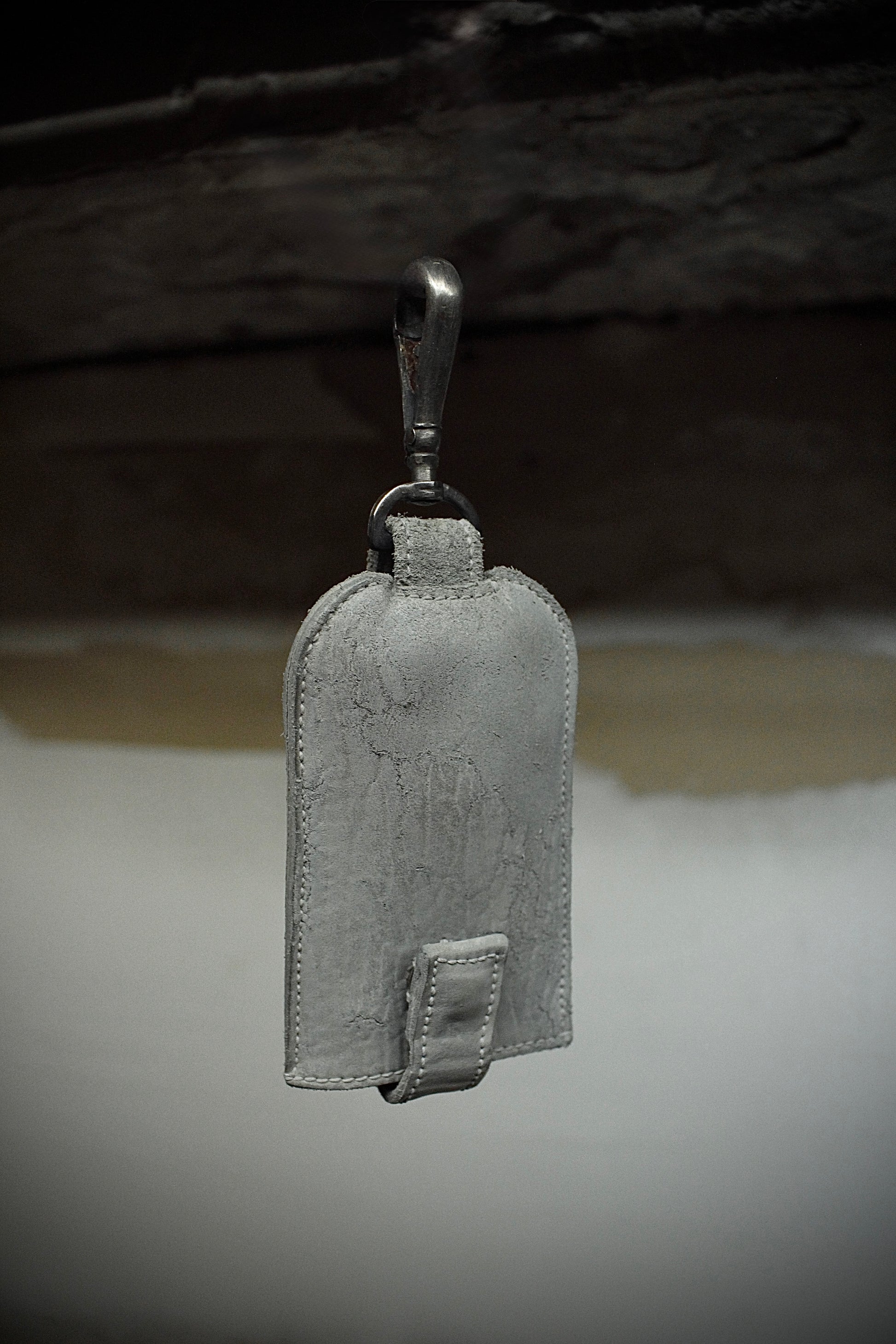 Carol Christian Poell ‘MM/2265 CUBS-PTC/33’ Silver Hook Key Horse Leather Case detail | DRIEW GARMENTS