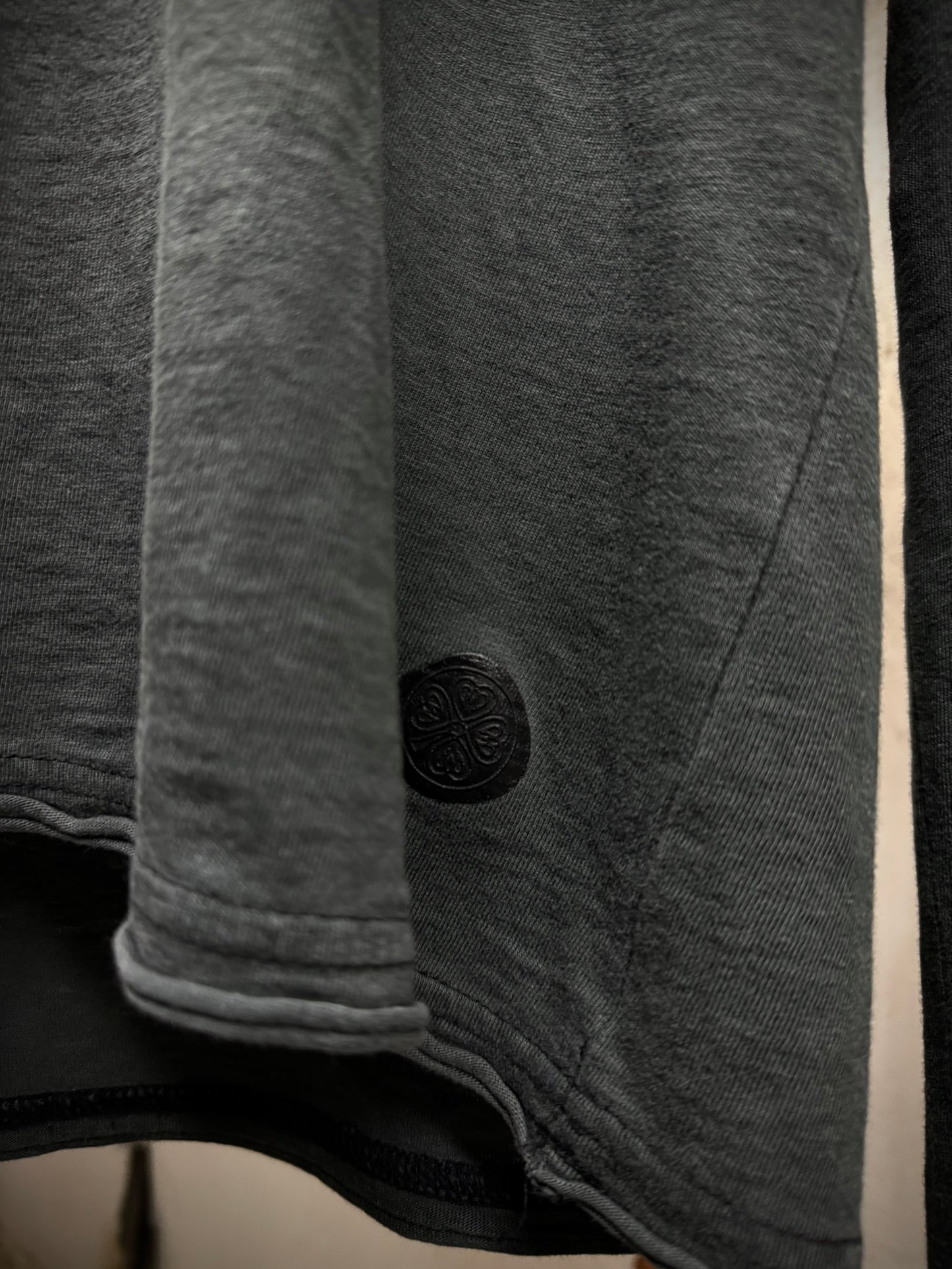Number (N)ine AW06 “NOIR” Auqa Marine Scoop Neck Long-sleeves detail | DRIEW GARMENTS