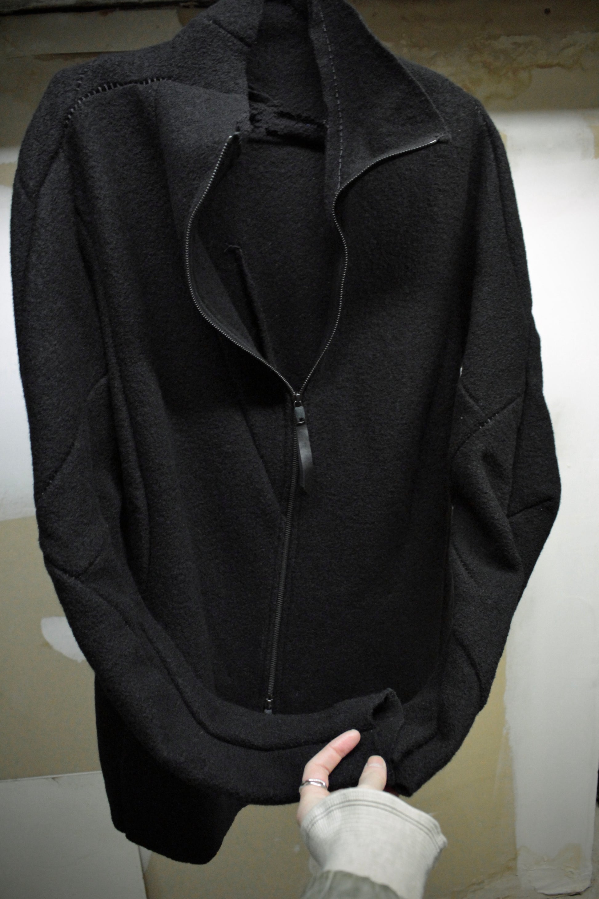 LEON EMANUEL BLANCK 'DIS-M-SJ/02' Virgin Wool Overlock Distortion Strait Jacket detail | DRIEW GARMENTS