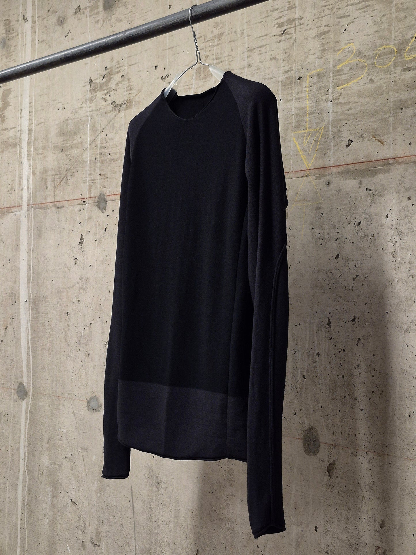 DEVOA Two-Toned Anatomical Wool Silk Knit Long-sleeves
