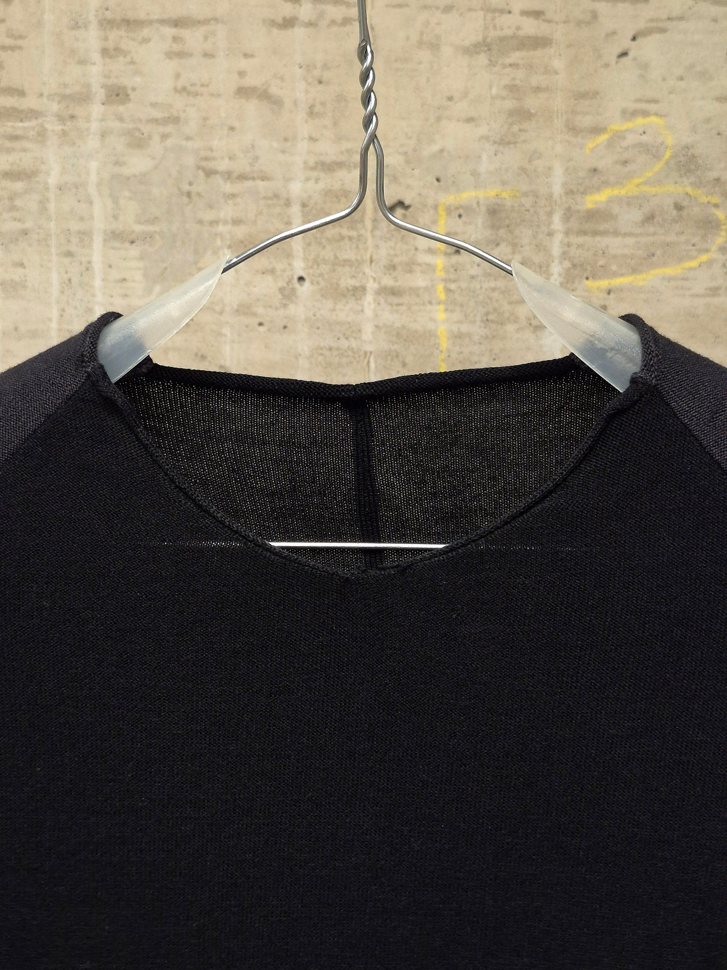 DEVOA Two-Toned Anatomical Wool Silk Knit Long-sleeves