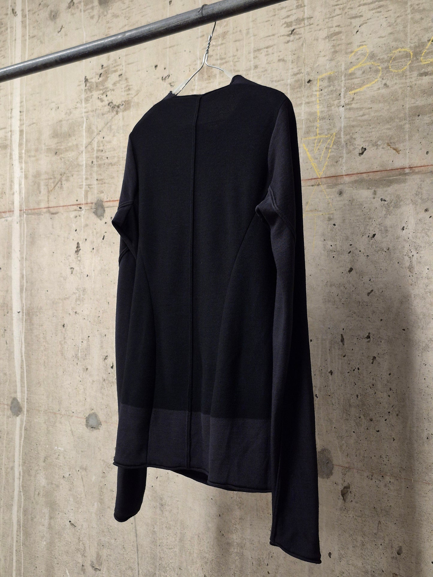 DEVOA Two-Toned Anatomical Wool Silk Knit Long-sleeves