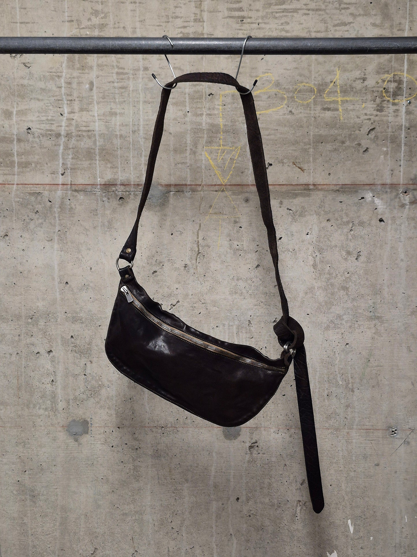 GUIDI ‘Q10M’ Dark Brown Full-grain Horse Leather Shoulder Bag