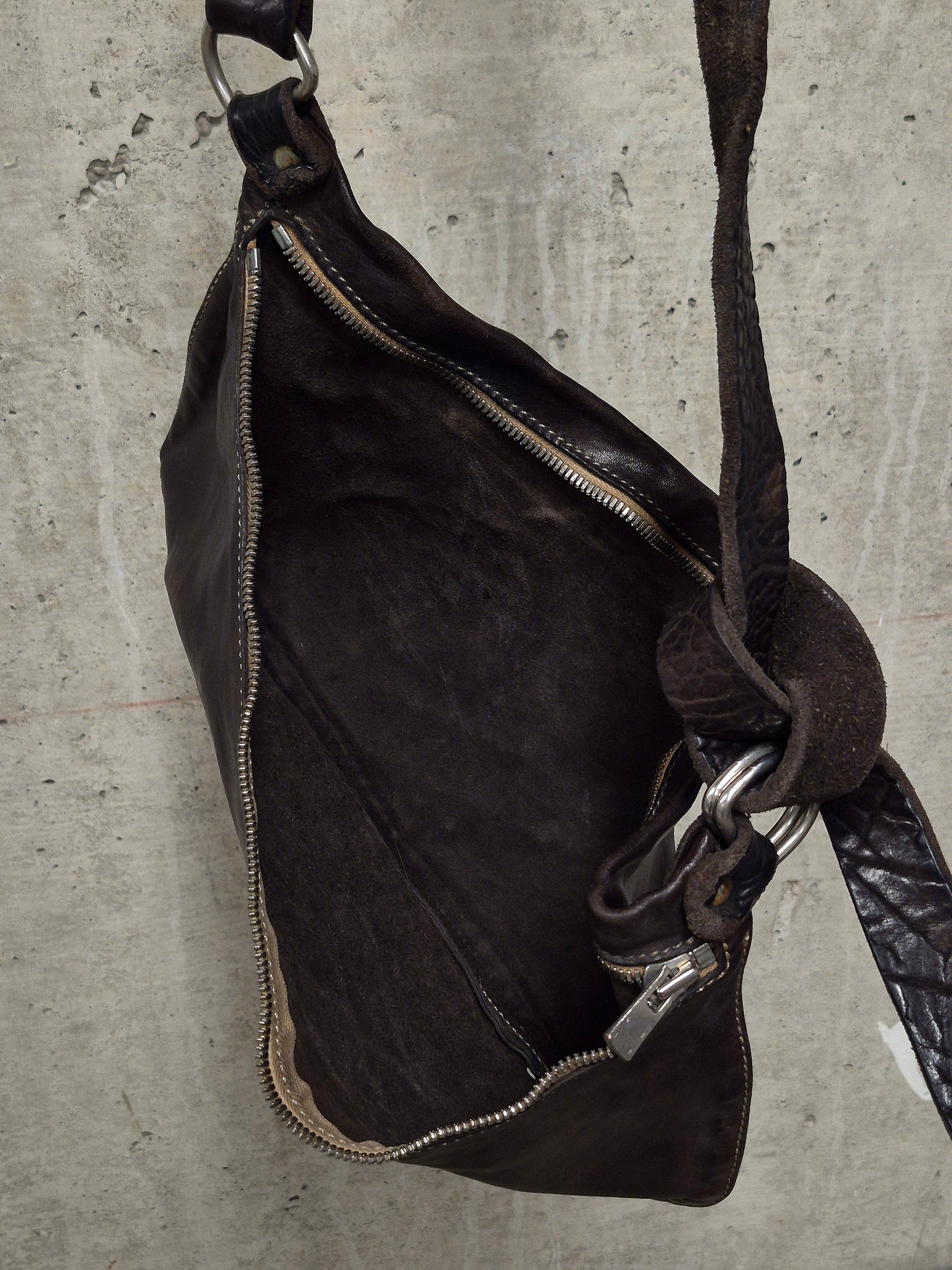 GUIDI ‘Q10M’ Dark Brown Full-grain Horse Leather Shoulder Bag