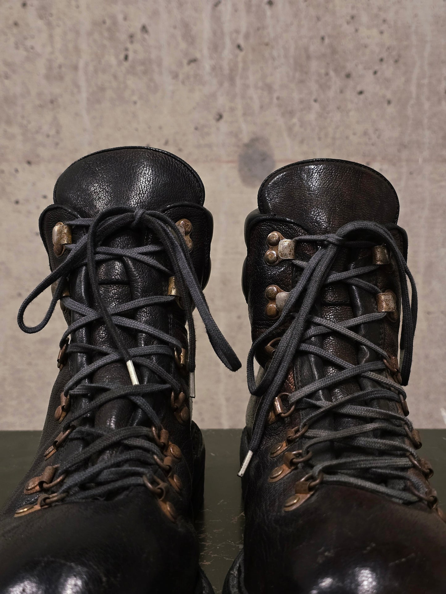 GUIDI '19M' Brown Full-grain Bison Leather Mountain Boots