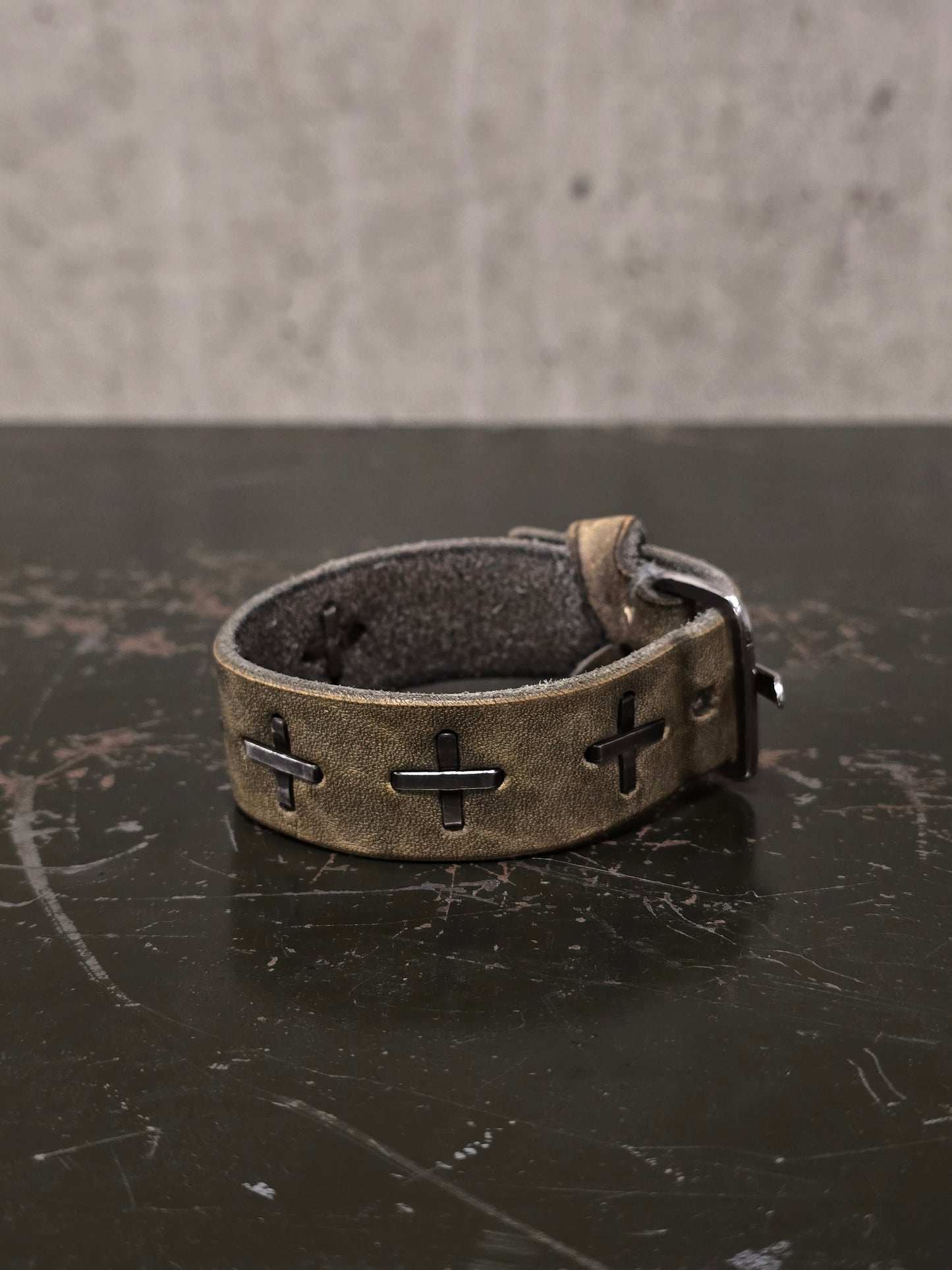 m.a+ by Maurizio Amadei 'AB14' GR 3.0 .925 Silver Cross Dirty White Cow Leather Wide Wristband