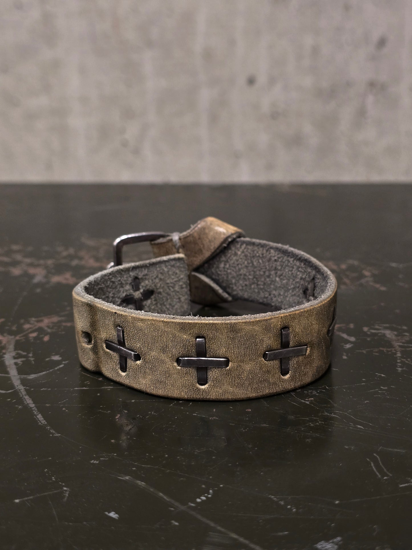 m.a+ by Maurizio Amadei 'AB14' GR 3.0 .925 Silver Cross Dirty White Cow Leather Wide Wristband