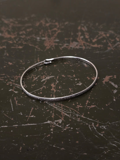 WERKSTATT:MÜNCHEN 'M2640SILY' .925 Silver Lyrics Hook Bangle