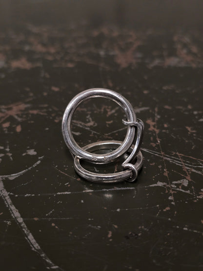 WERKSTATT:MÜNCHEN 'M1411SI' .925 Silver Long Link Connected Ring