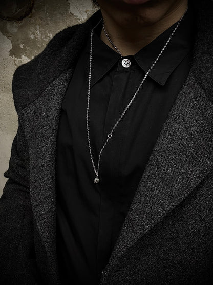 WERKSTATT:MÜNCHEN 'M7100SI' .925 Silver Mini Skull Chain Necklace detail | DRIEW GARMENTS
