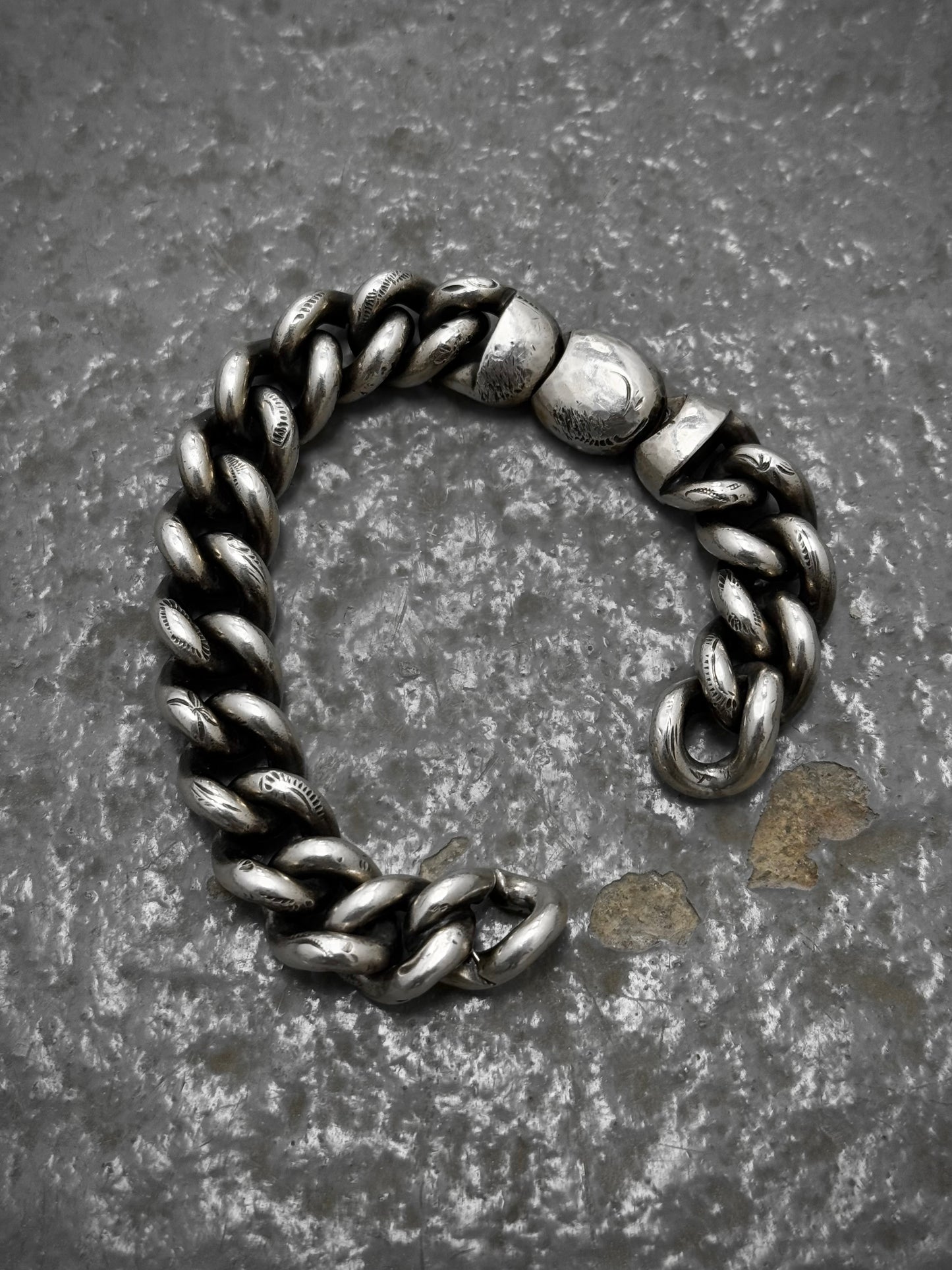 WERKSTATT:MÜNCHEN 2010s .925 Silver Heavy Curb Chain Link Bracelet (Older Model) detail | DRIEW GARMENTS