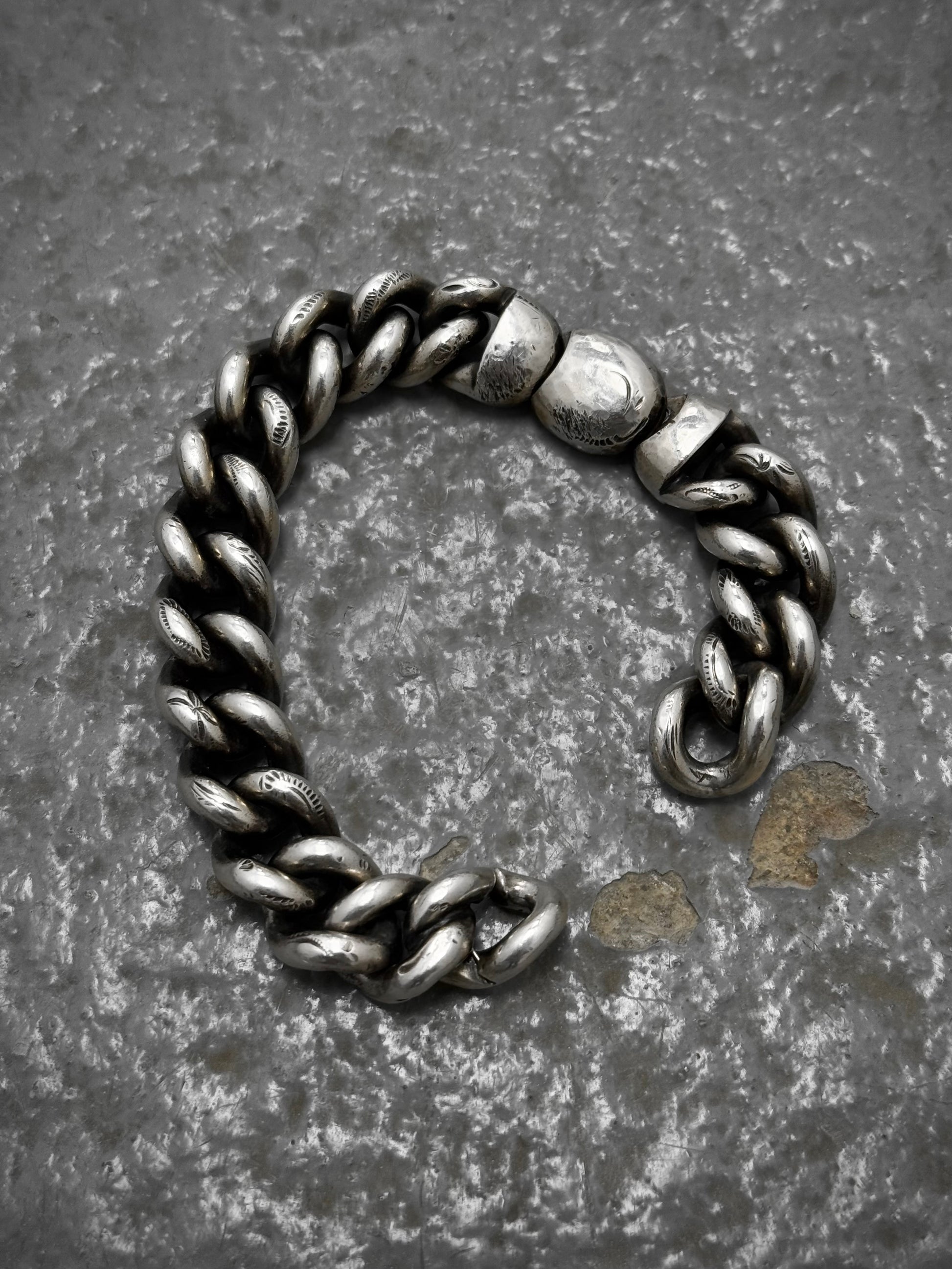 WERKSTATT:MÜNCHEN 2010s .925 Silver Heavy Curb Chain Link Bracelet (Older Model) detail | DRIEW GARMENTS