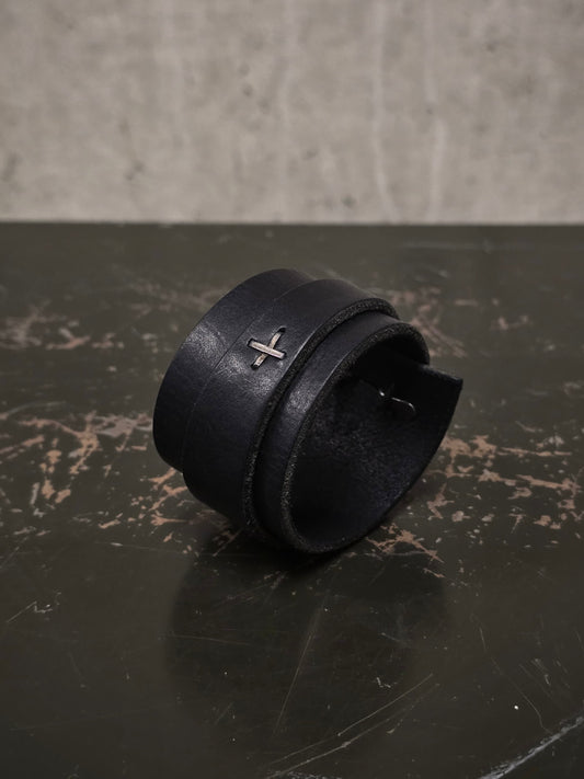 m.a+ 'A-F0K3 GR 3.0' Croissant Cow Leather Wristband