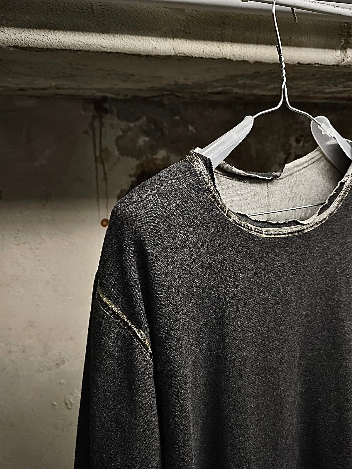 TaichiMurakami Taichi Murakami Coin Taped Seam Reversible U Long-sleeves detail | DRIEW GARMENTS