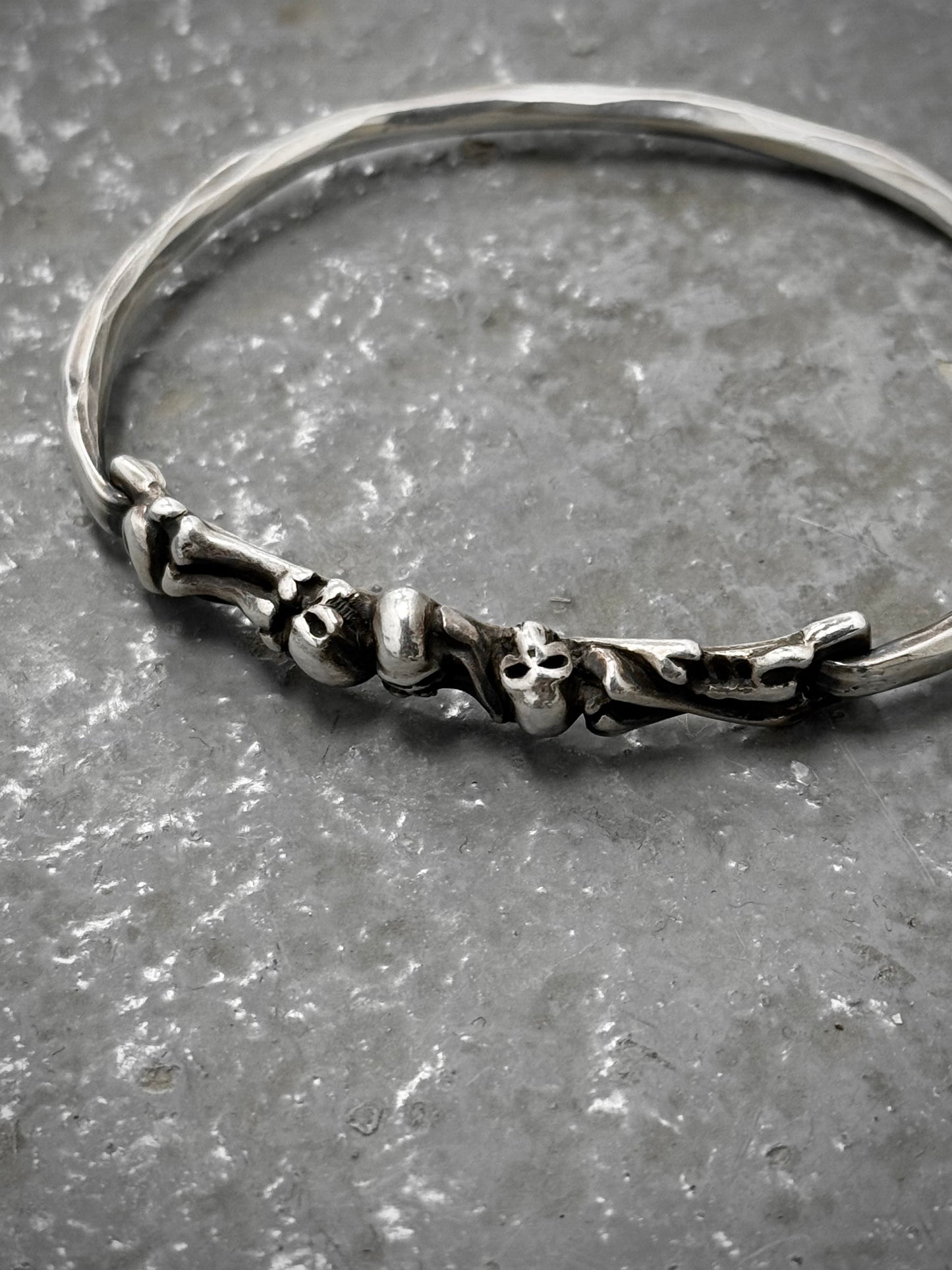 WERKSTATT:MÜNCHEN 2010s .925 Silver Skull & Bones Hook Bracelet (Older Model) detail | DRIEW GARMENTS