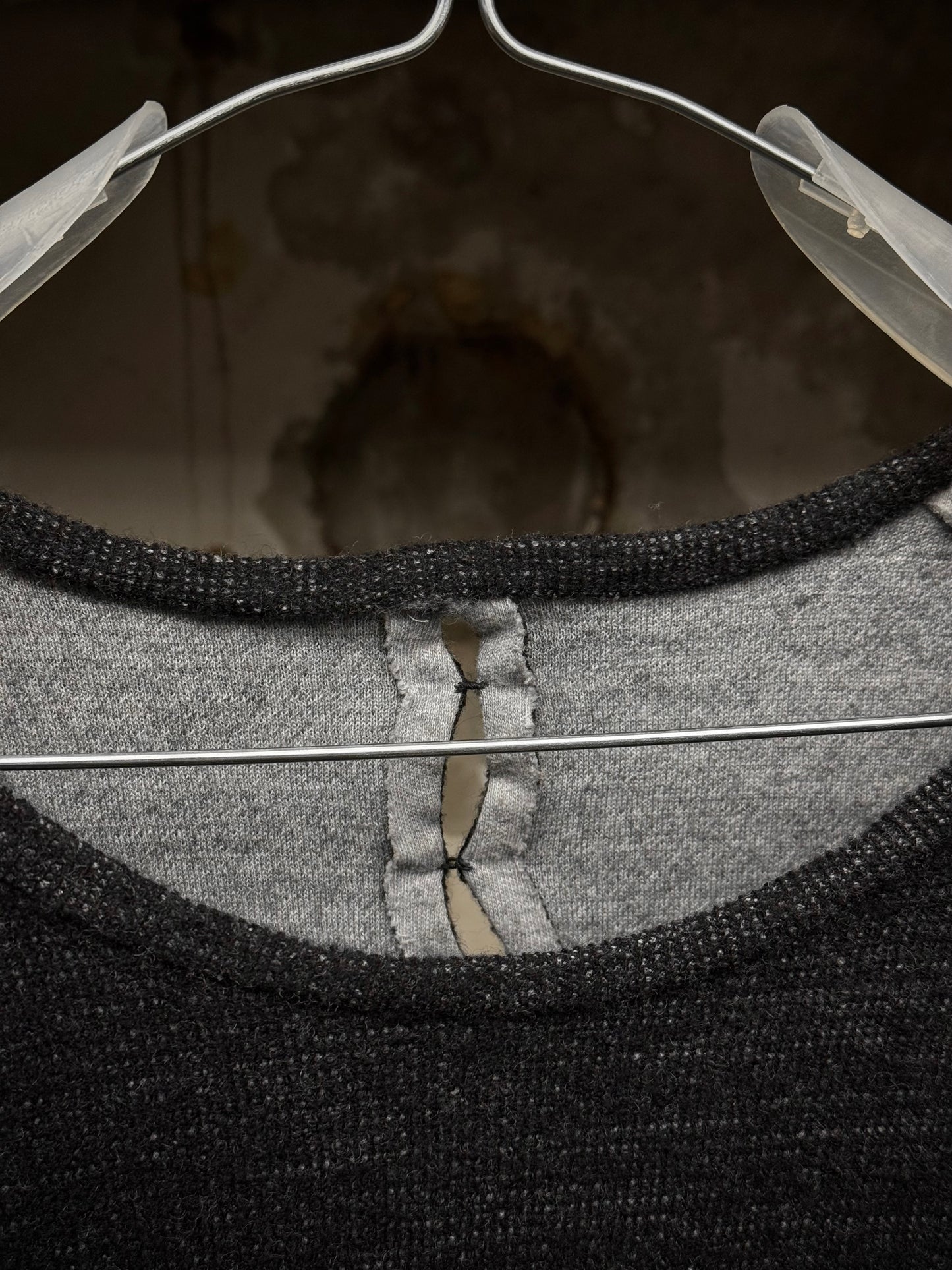 DEEPTI Collection °016-017 'T-058 DUB-95' Crash Seam Long-sleeve detail | DRIEW GARMENTS