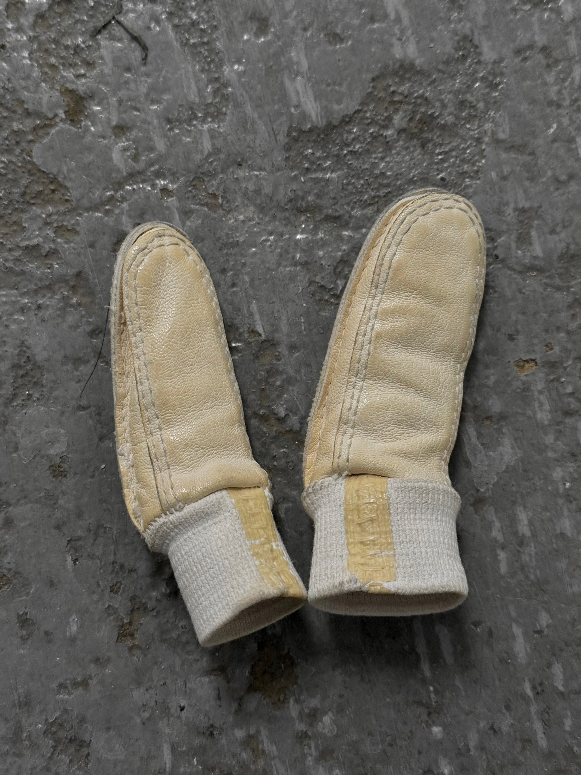 Carol Christian Poell 'AM/2596 ROOMS-PTC/01' Object-dyed Kangaroo Leather Prosthetic Fingers (2pcs) detail | DRIEW GARMENTS
