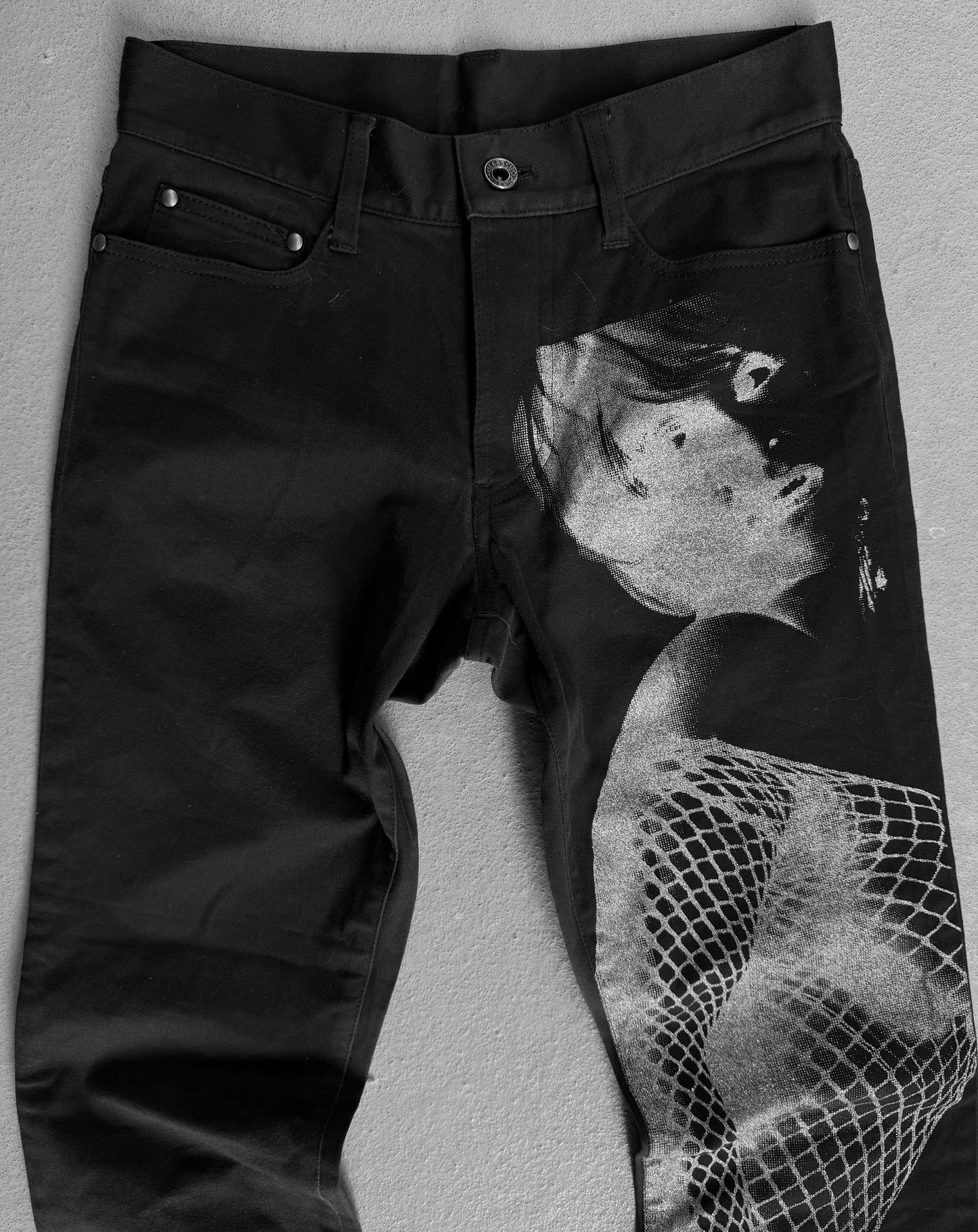 5351 Pour Les Hommes Early 00s Silver Fishnet Woman Bootcut Chino Pants