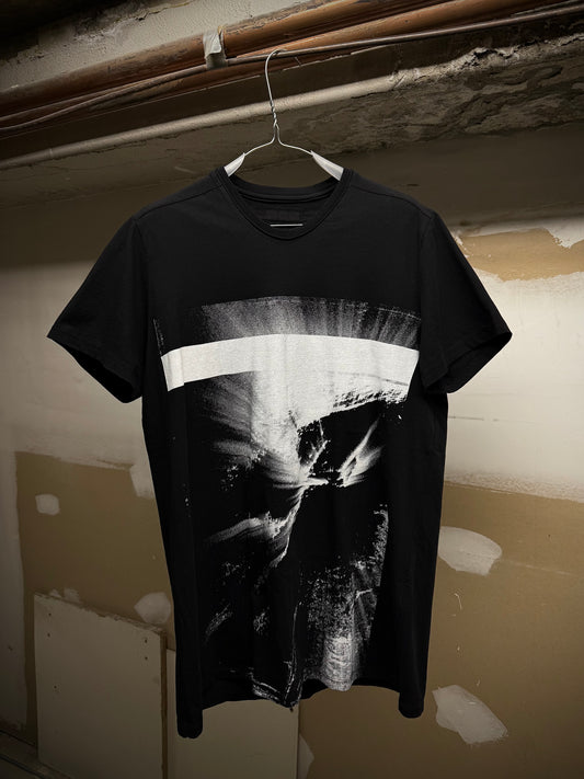 NILøS by Julius_7 AW16-17 {PILLARS} Cotton Boil Jersey Graphic T-shirt