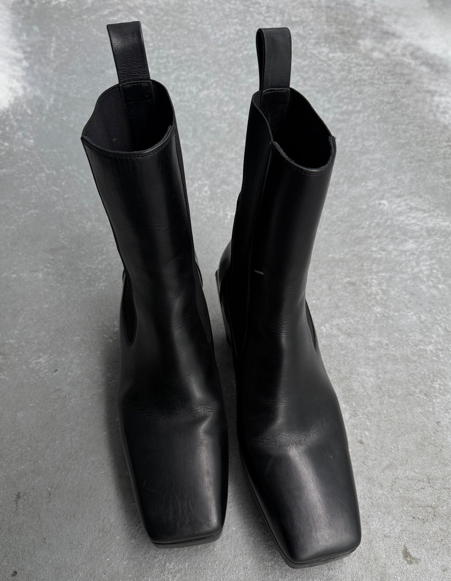 Rick Owens SS22 "FOGACHINE" Heeled Sliver Calf Leather Chelsea Boots detail | DRIEW GARMENTS