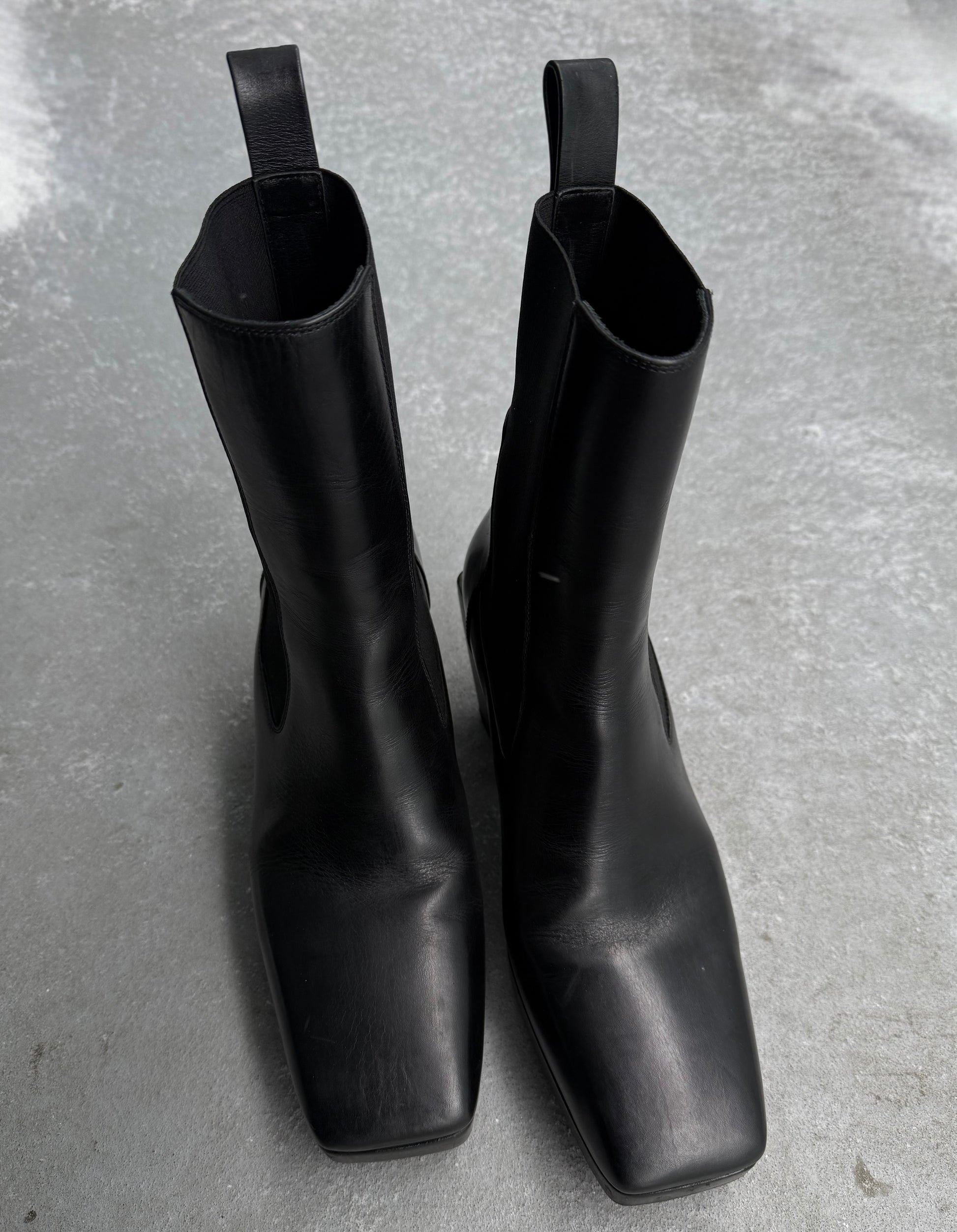 Rick Owens SS22 "FOGACHINE" Heeled Sliver Calf Leather Chelsea Boots detail | DRIEW GARMENTS