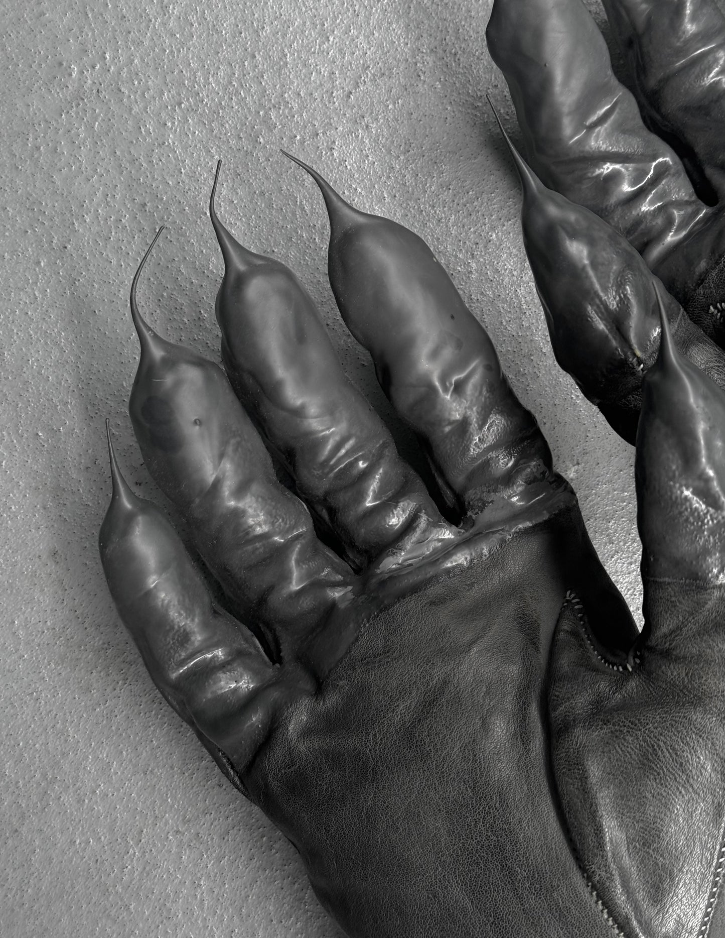 Carol Christian Poell 'AM//2459 ROOMS-PTC/19' Object-dyed Rubber Drip Leather Gloves