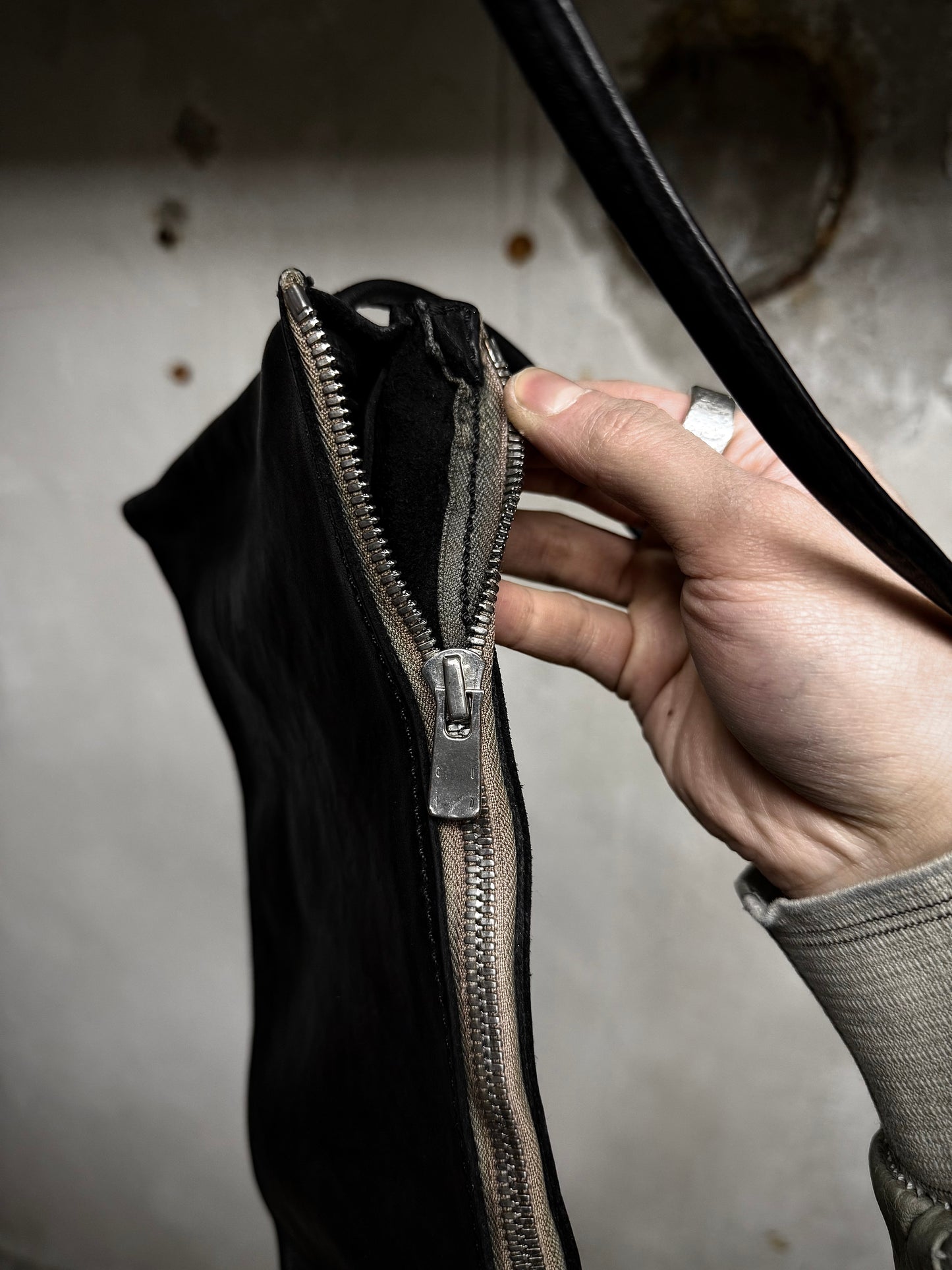 Guidi 'CLT01' Zipped Soft Horse Leather Cross Body Purse detail | DRIEW GARMENTS