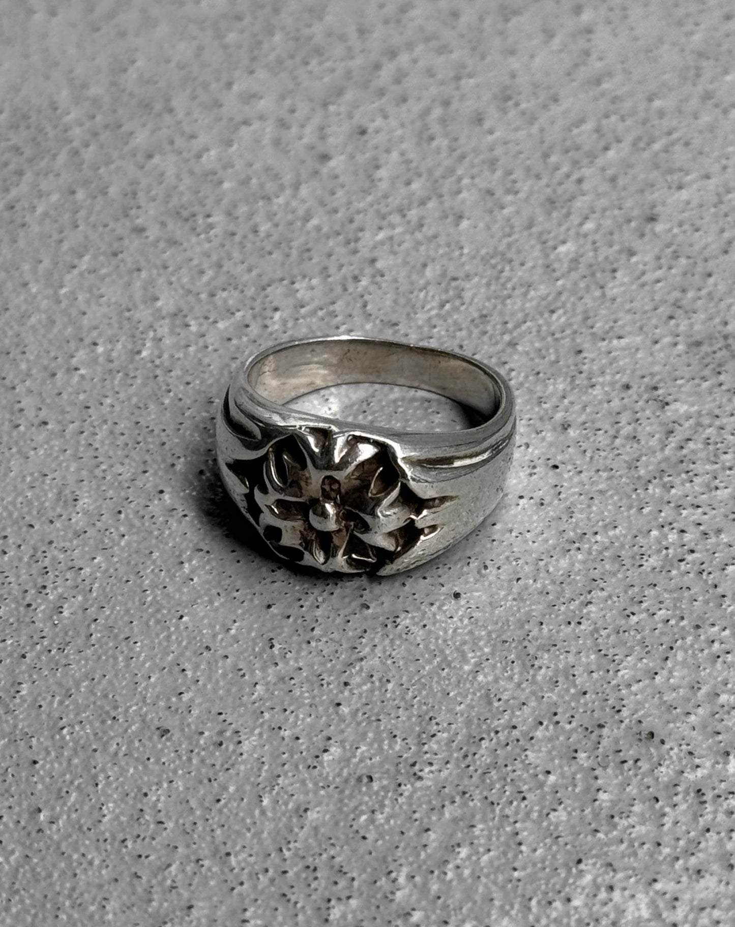 A&G Rock N’ Roll Couture Early 00s Gothic Bloom Signey Silver Ring