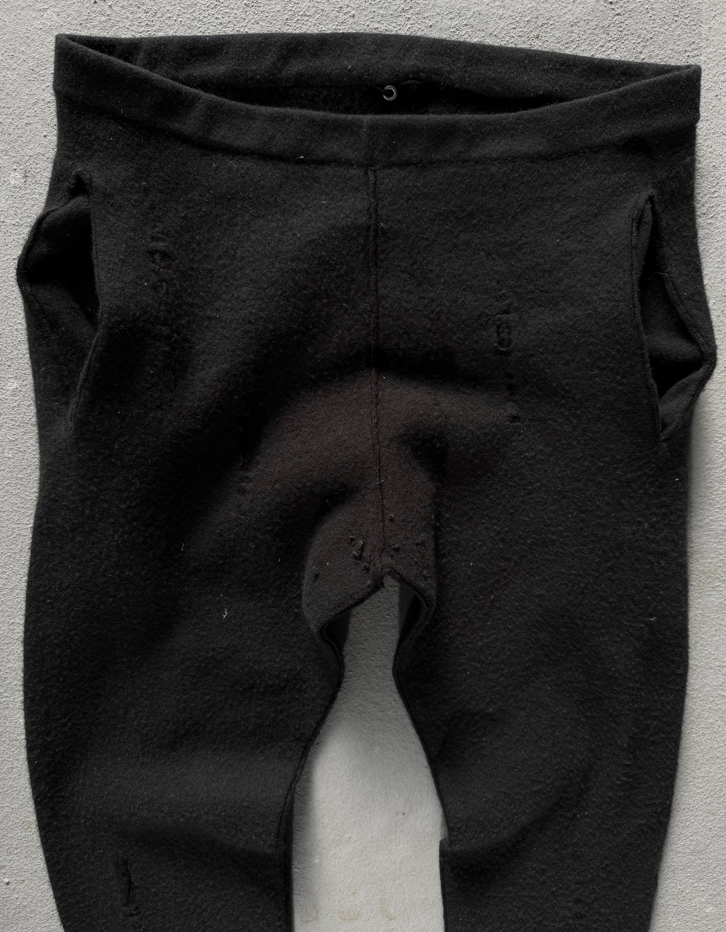 Label Under Construction ‘40YMPN74’ Distressed Lunar Cashmere Joggers