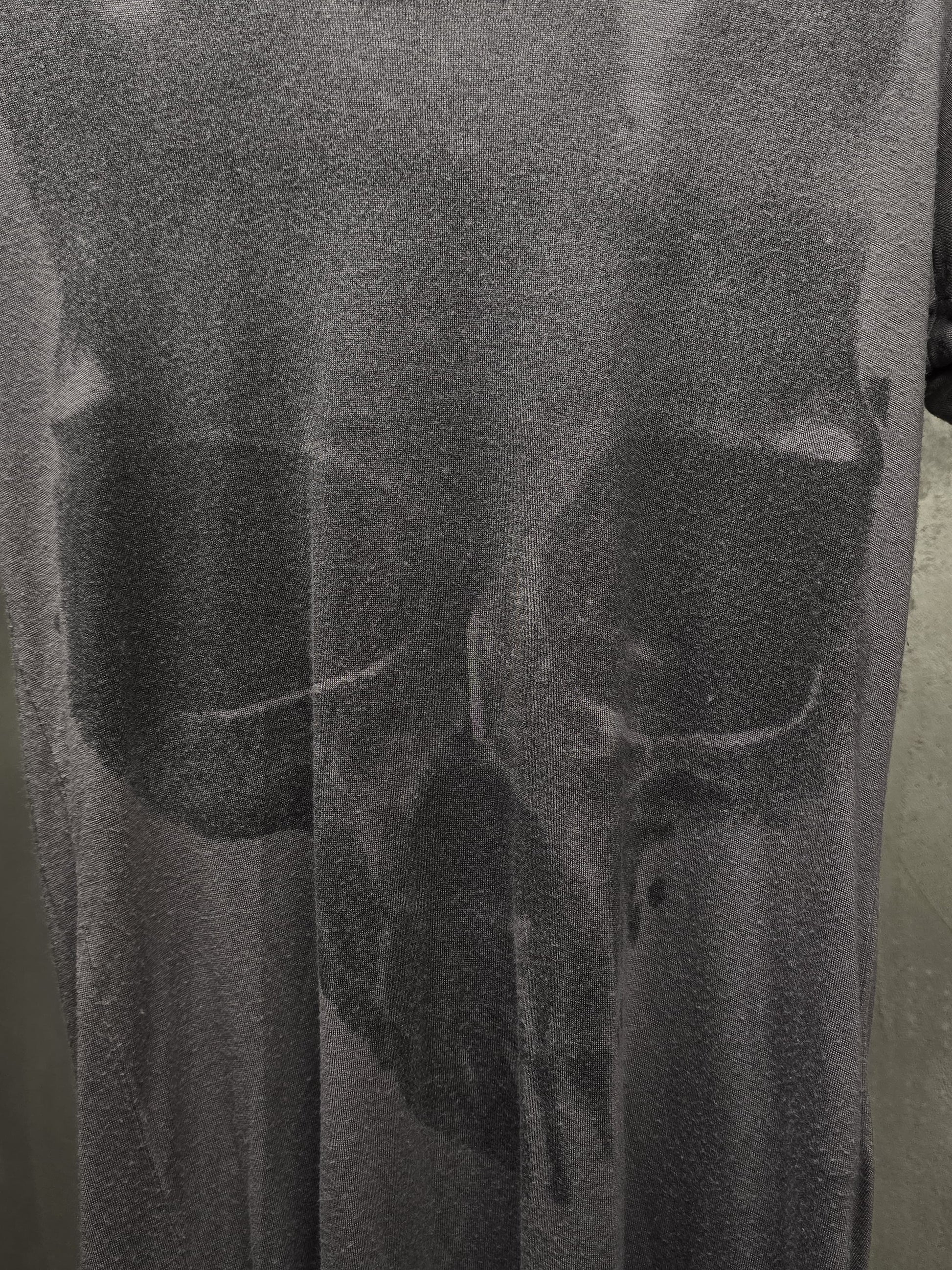 JULIUS _7 SS09 "Insanity In Industrial Inc. #3 CANON_1 THE POSSESED" Light Grey Skull Print T-shirt detail | DRIEW GARMENTS