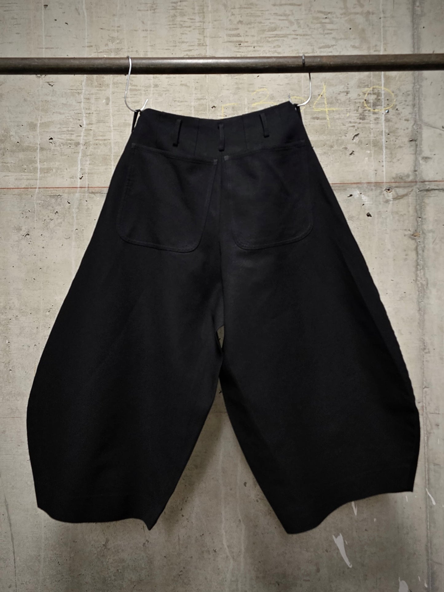 COMME des GARÇONS HOMME PLUS AW18 Garment-Dyed Poly Ballon Shorts