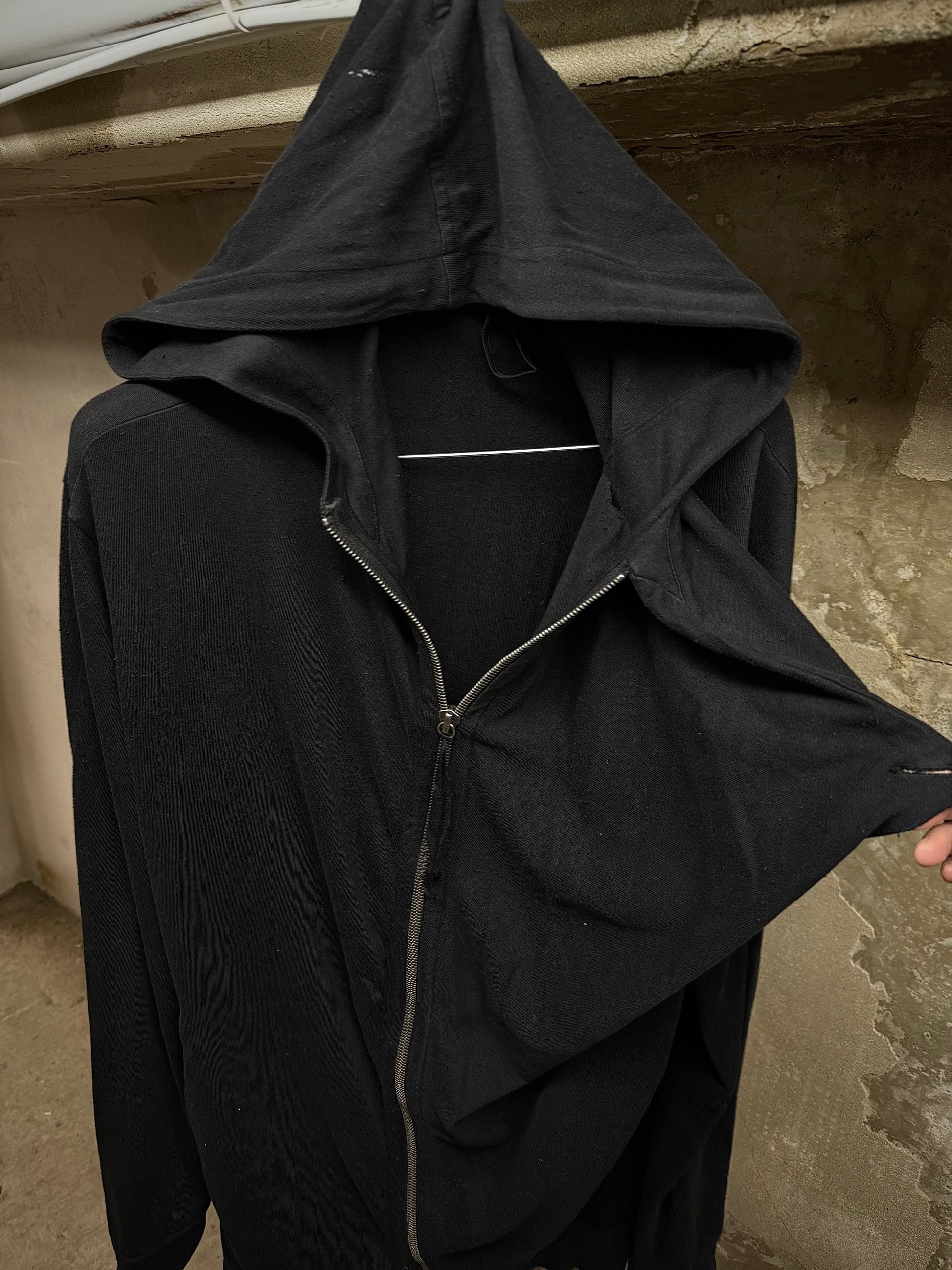 DAMIR DOMA SILENT by DAMIR DOMA 2010s 'TRAPPE' Asymmetric Drape Zip Up Hoodie detail | DRIEW GARMENTS