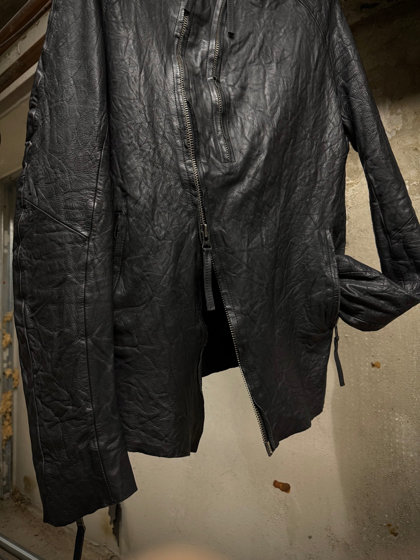 ARMY OF ME 2010s Unlined Raglan Asymmetric Zip Cow Leather Jacket