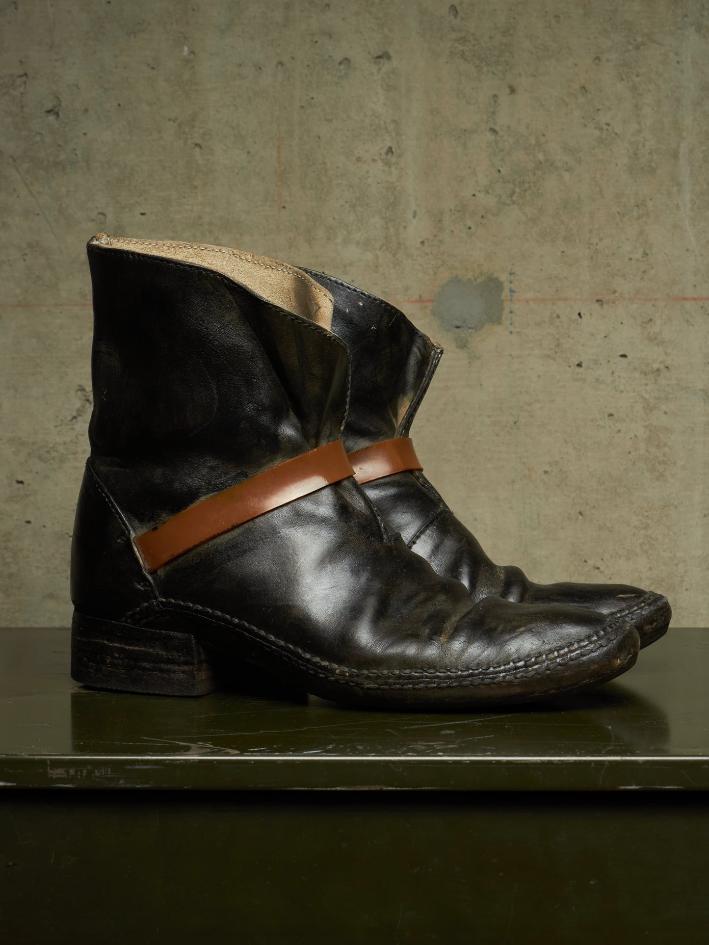 Carol Christian Poell SS08 "Off-Scene" 'AM/2411 BUC-PTC/1' Horse Leather Rubber Band Boots